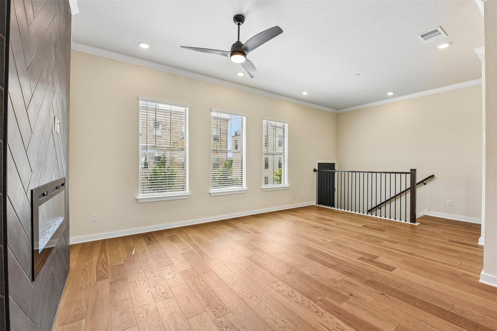 245 John Webster St Property Photo 4