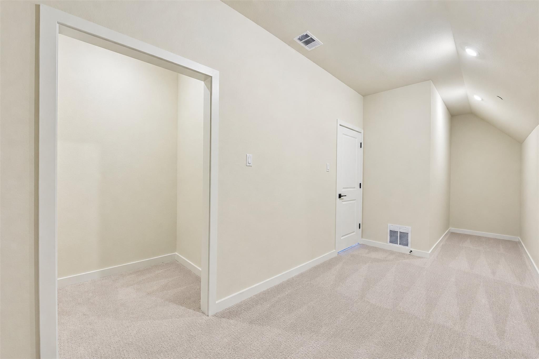 245 John Webster St Property Photo 33