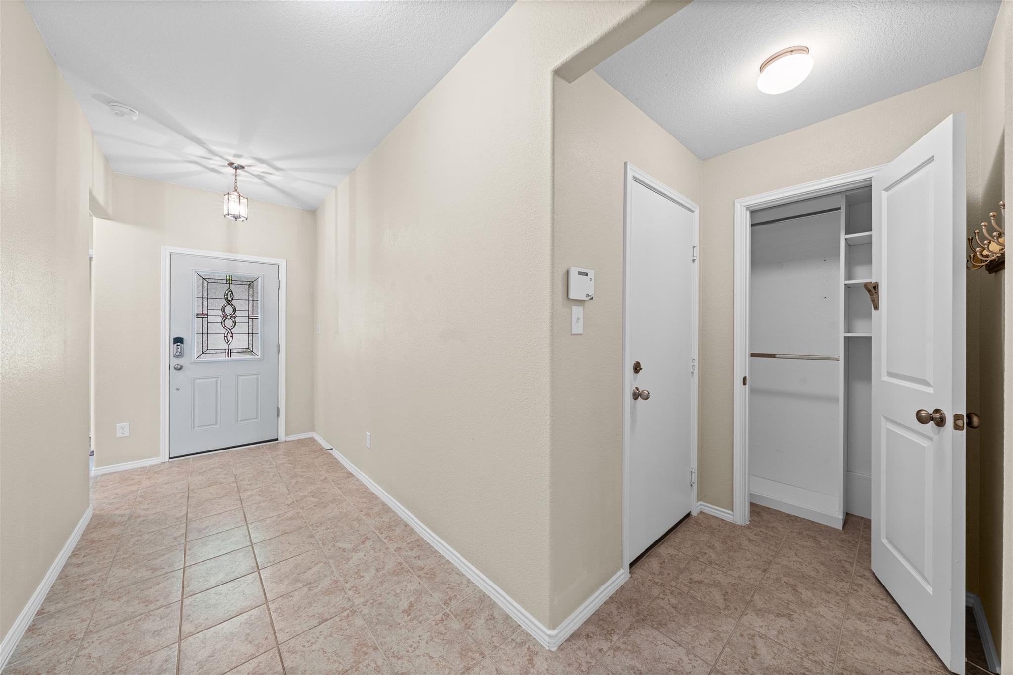 912 Wolcott Dr Property Photo 6