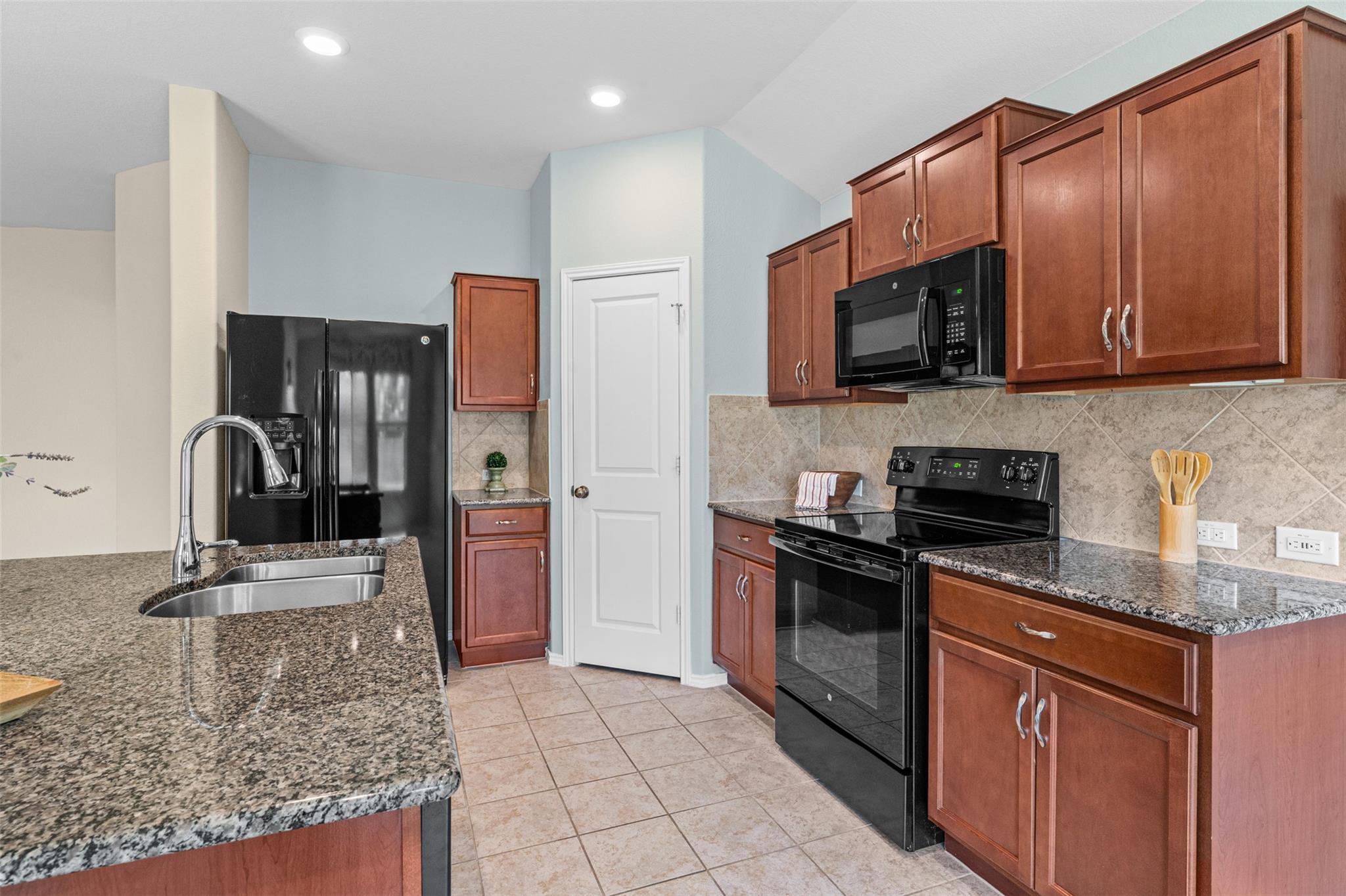 912 Wolcott Dr Property Photo 13