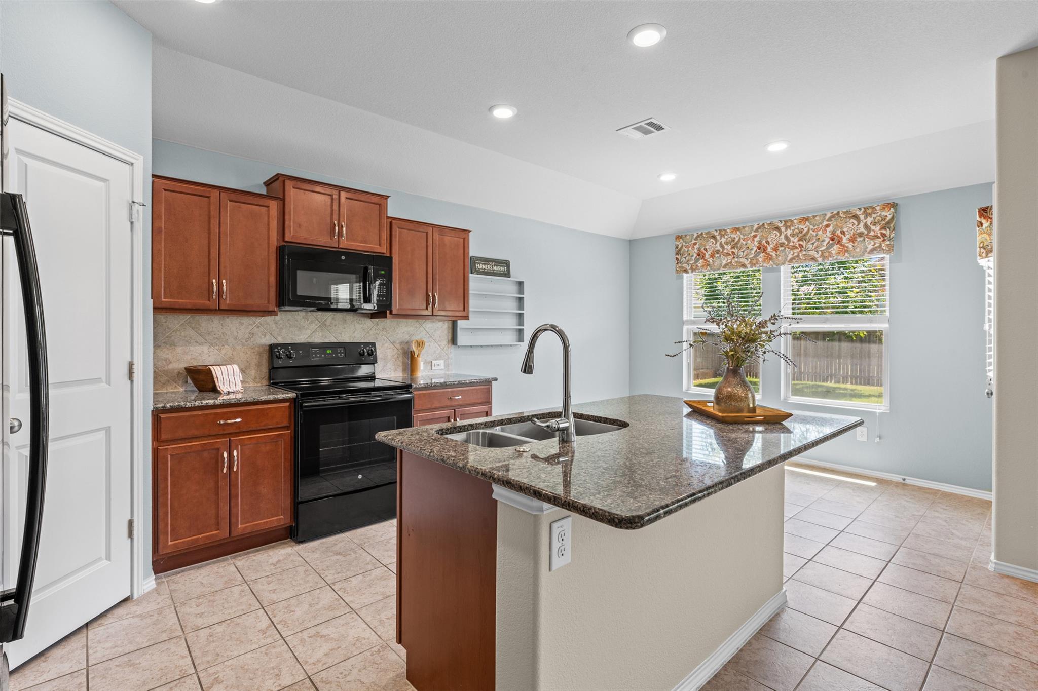 912 Wolcott Dr Property Photo 15