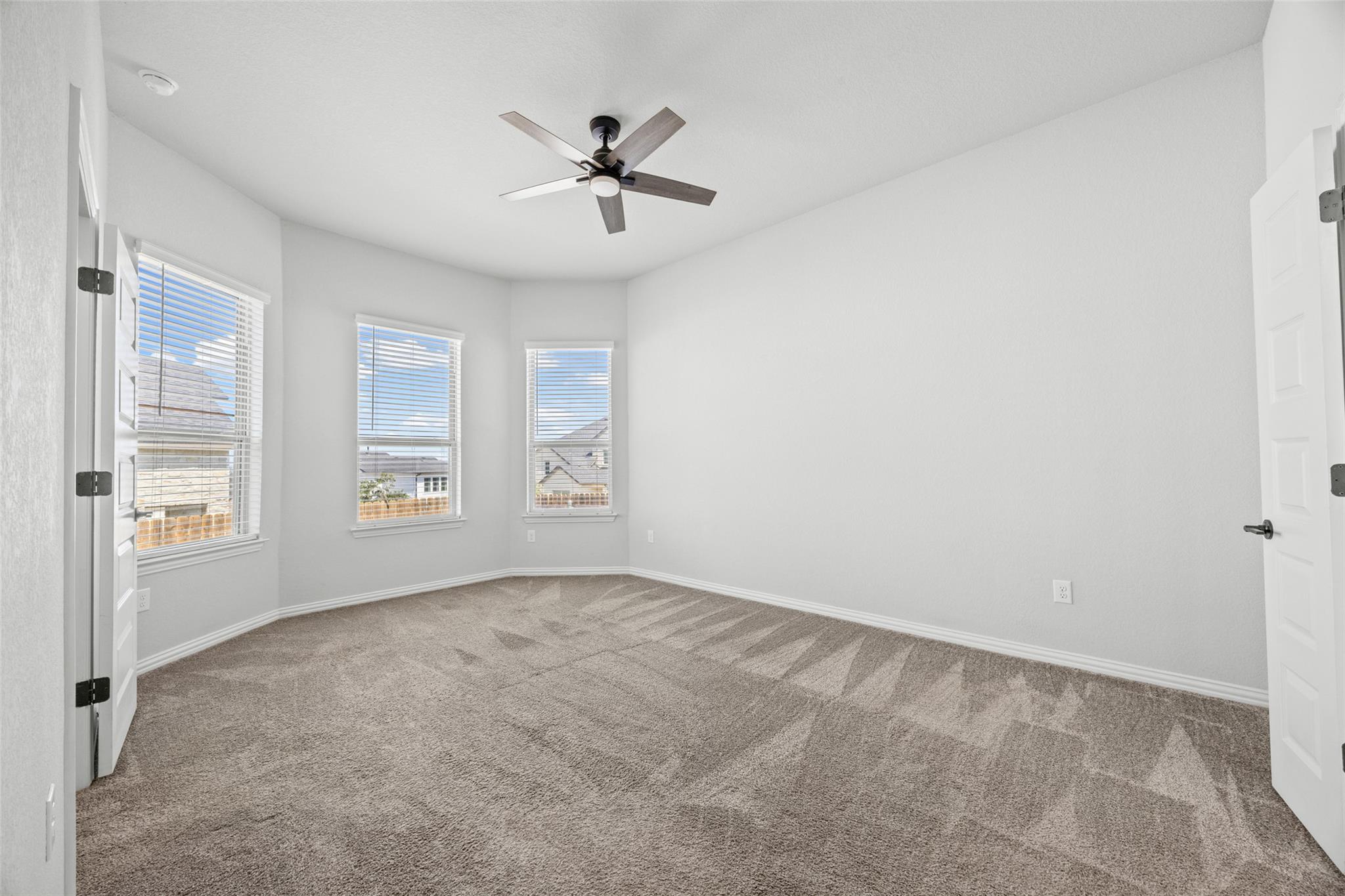 12900 Bloomington Dr Property Photo 14