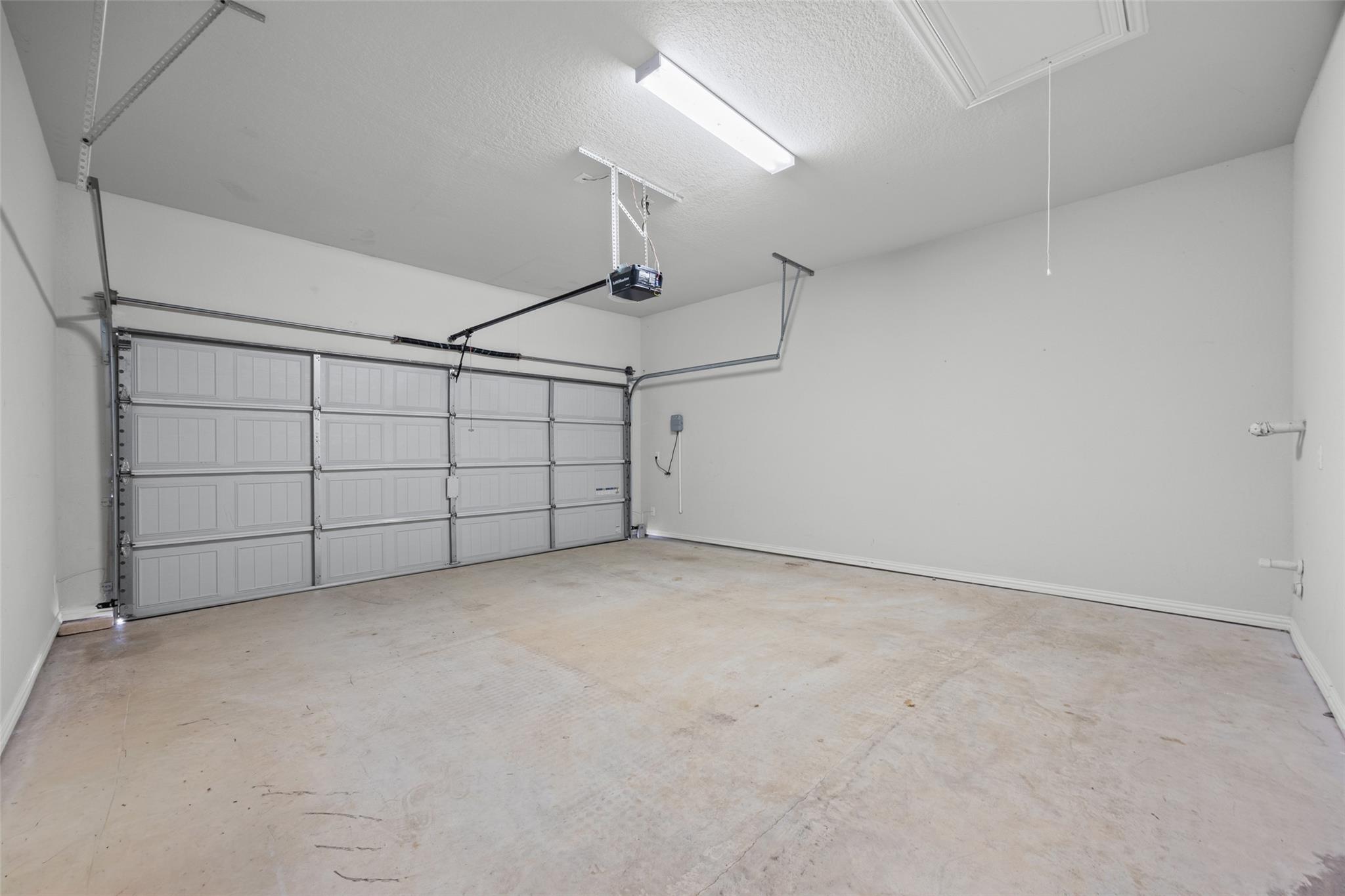 12900 Bloomington Dr Property Photo 19
