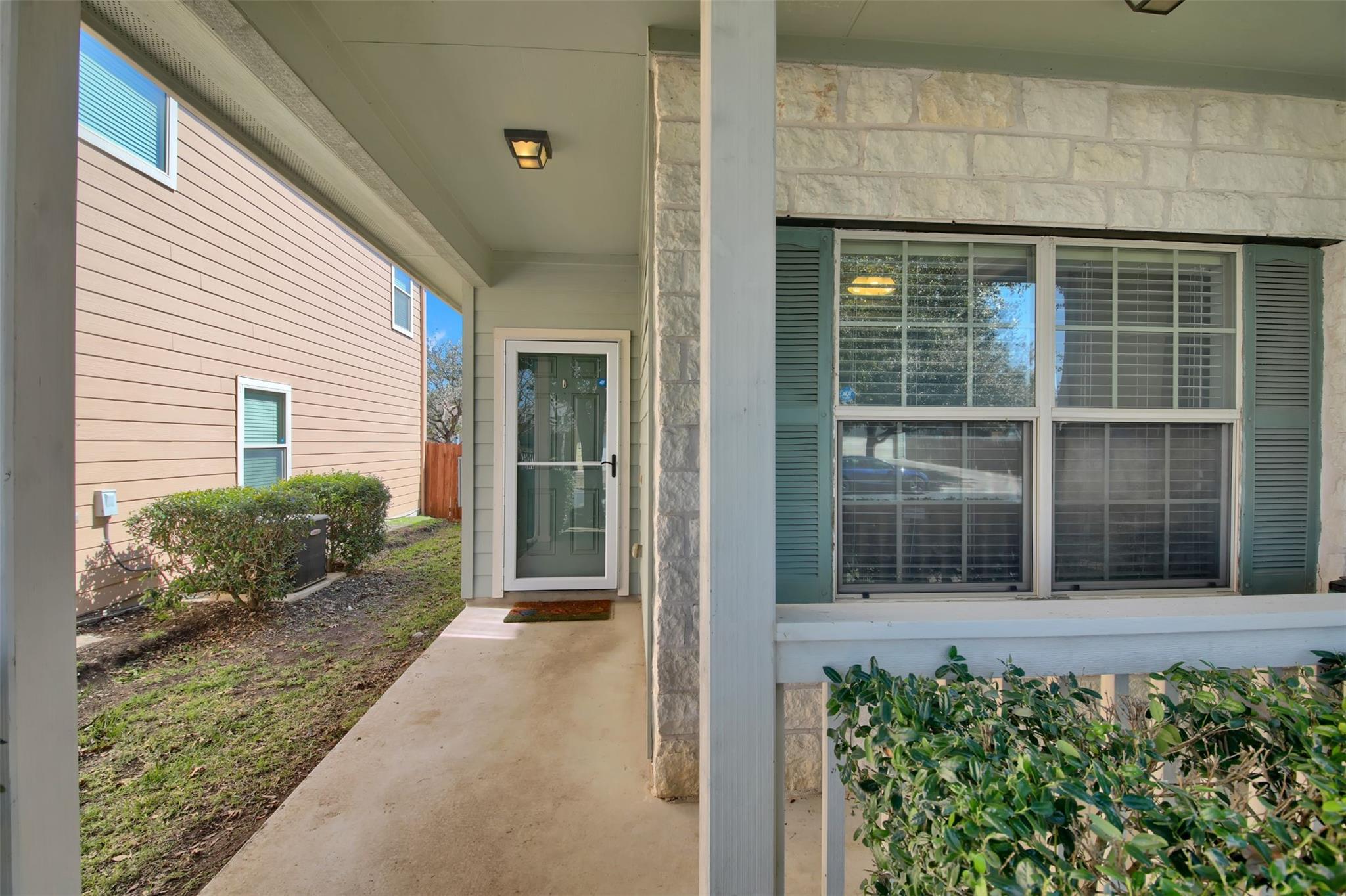 3805 Carbondale Ave Property Photo 2