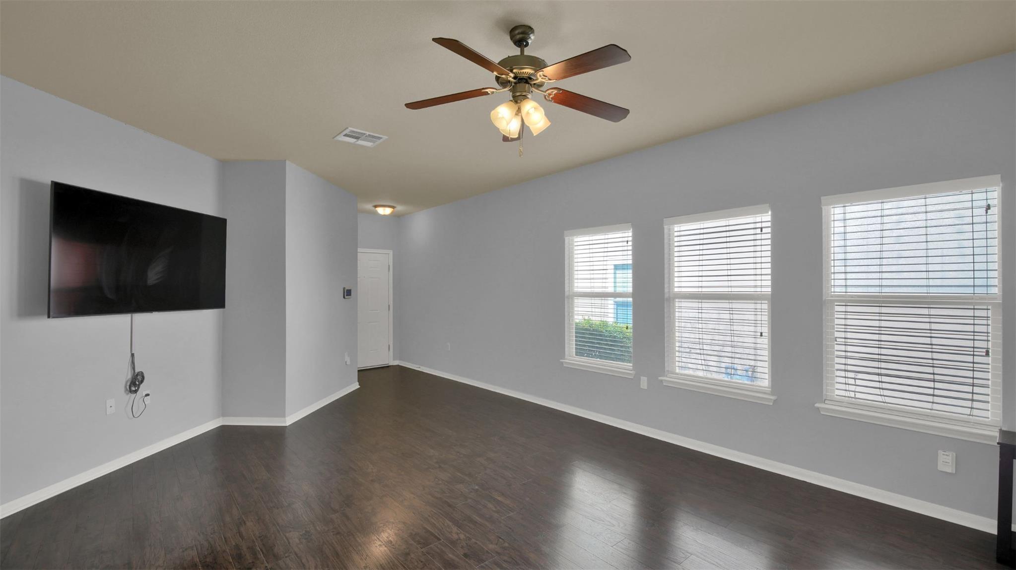 3805 Carbondale Ave Property Photo 5