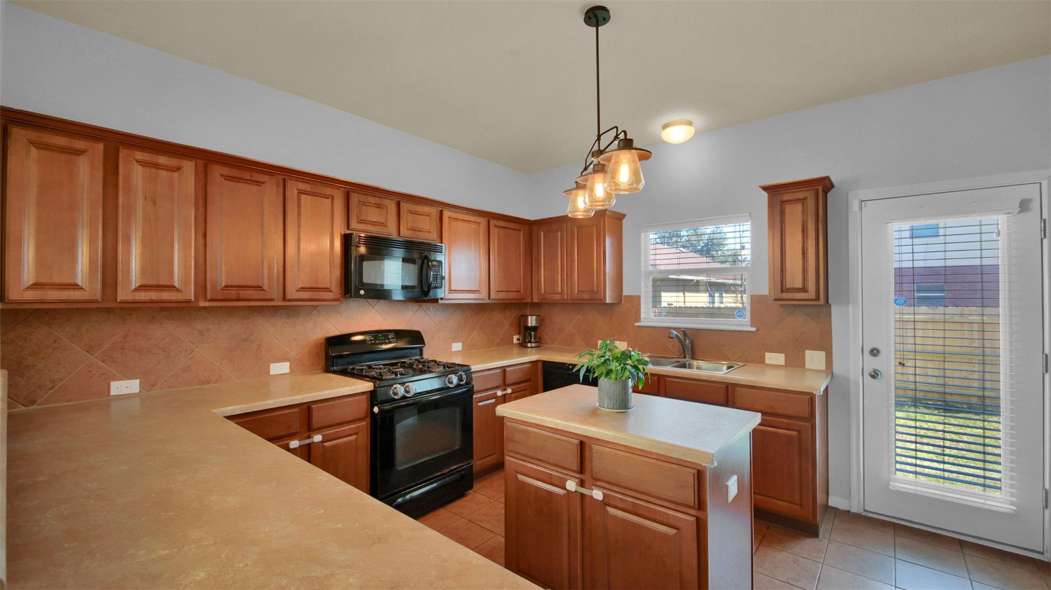 3805 Carbondale Ave Property Photo 11