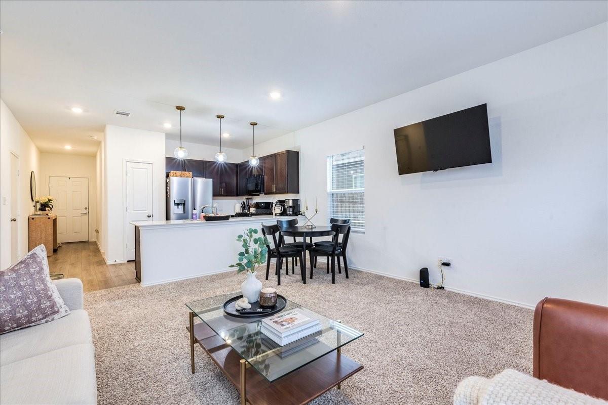 17713 Somerville Ct Property Photo 3