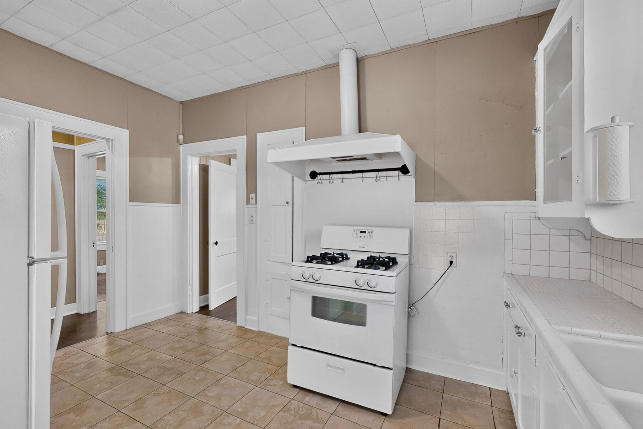 4211 Avenue B None Property Photo 14