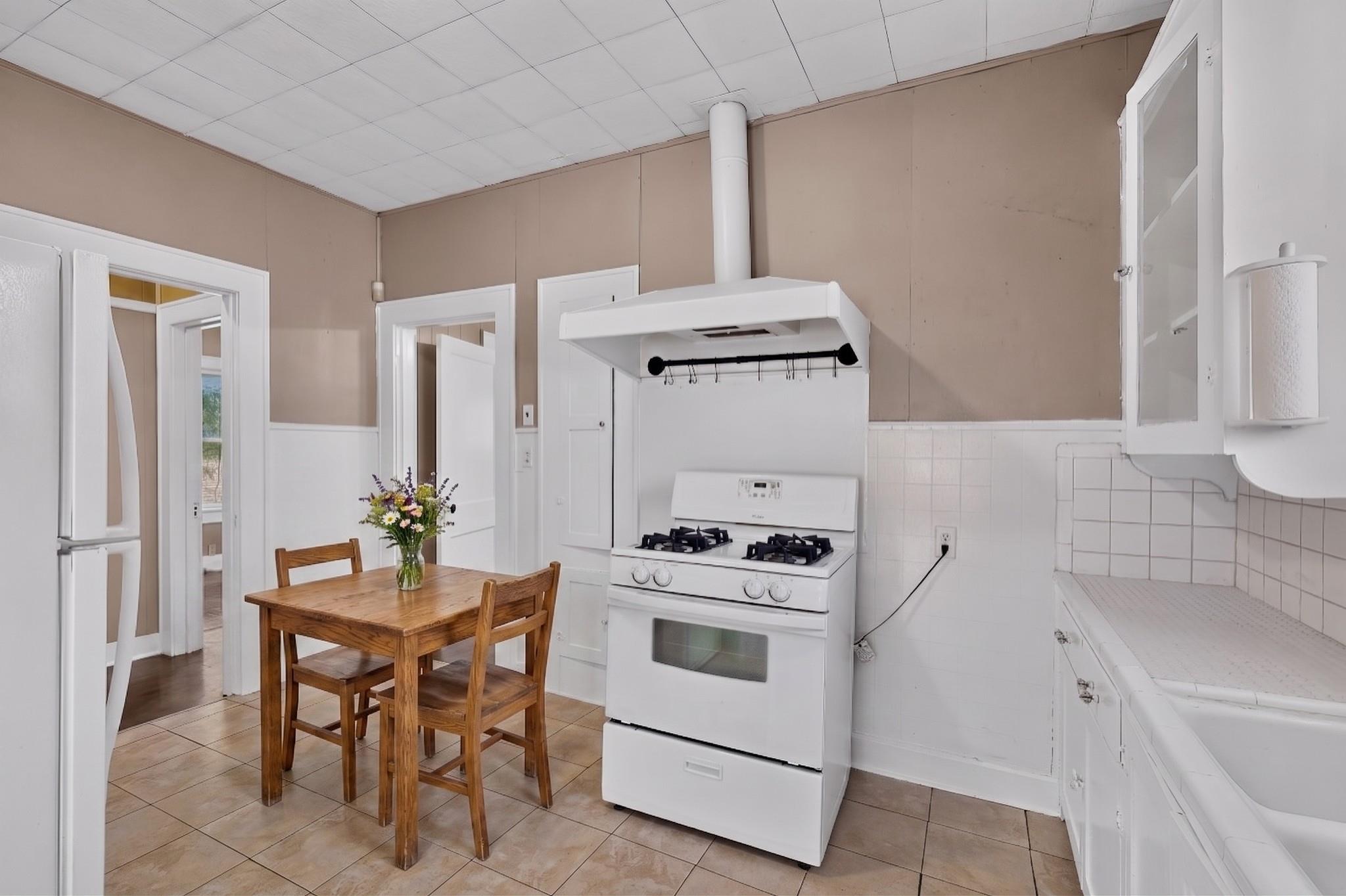 4211 Avenue B None Property Photo 15
