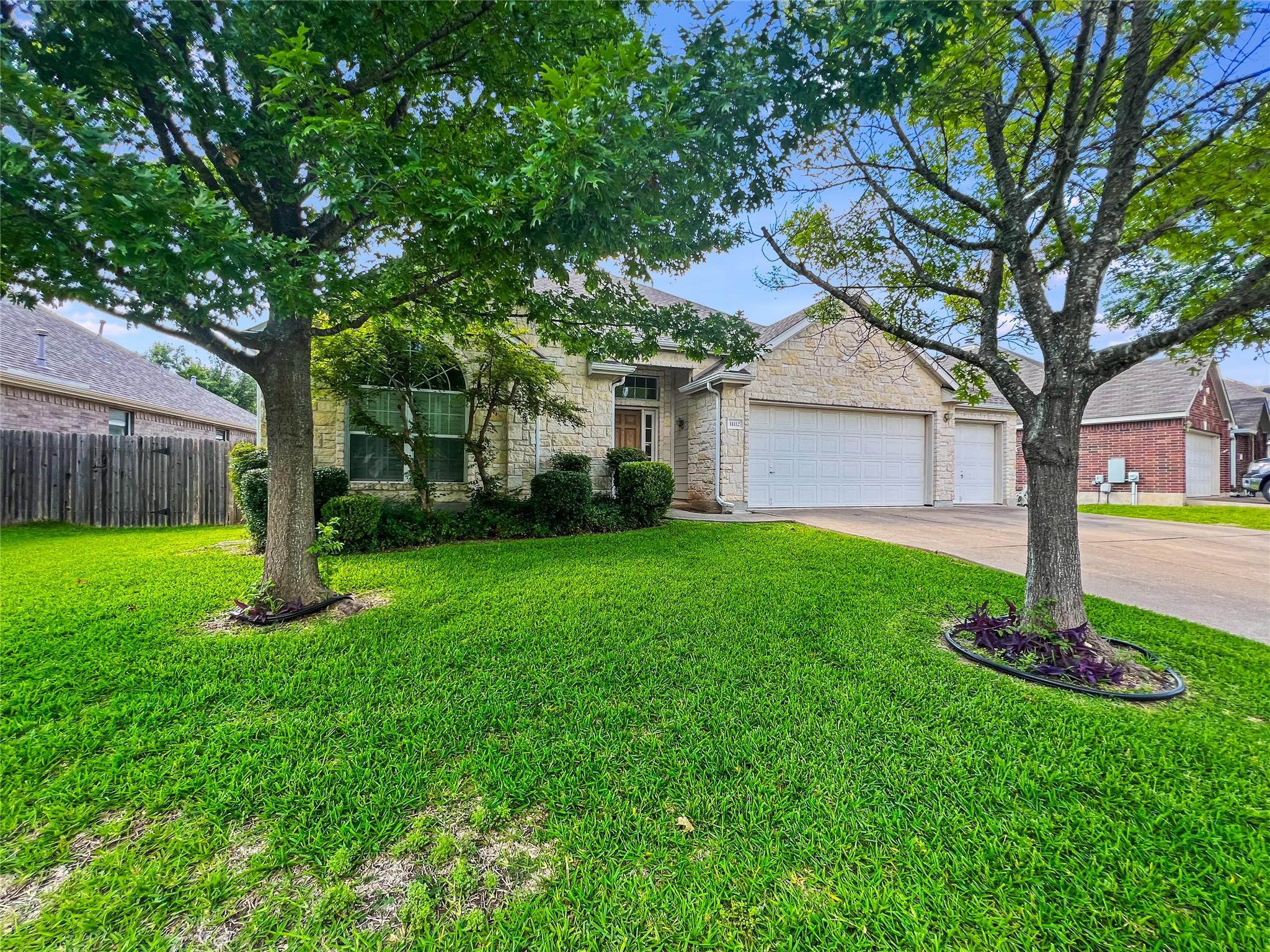 11112 Jockey Bluff Dr Property Photo 2