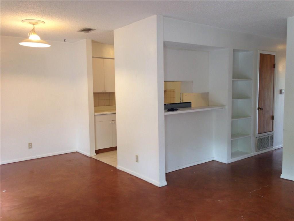 500 E Riverside Dr #211 Property Photo 1