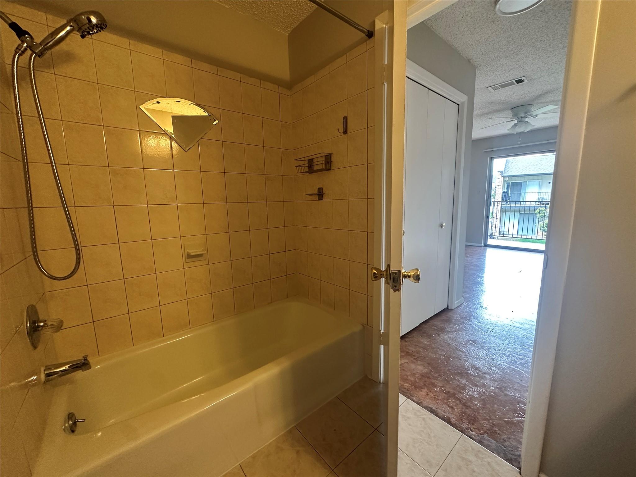 500 E Riverside Dr #211 Property Photo 18