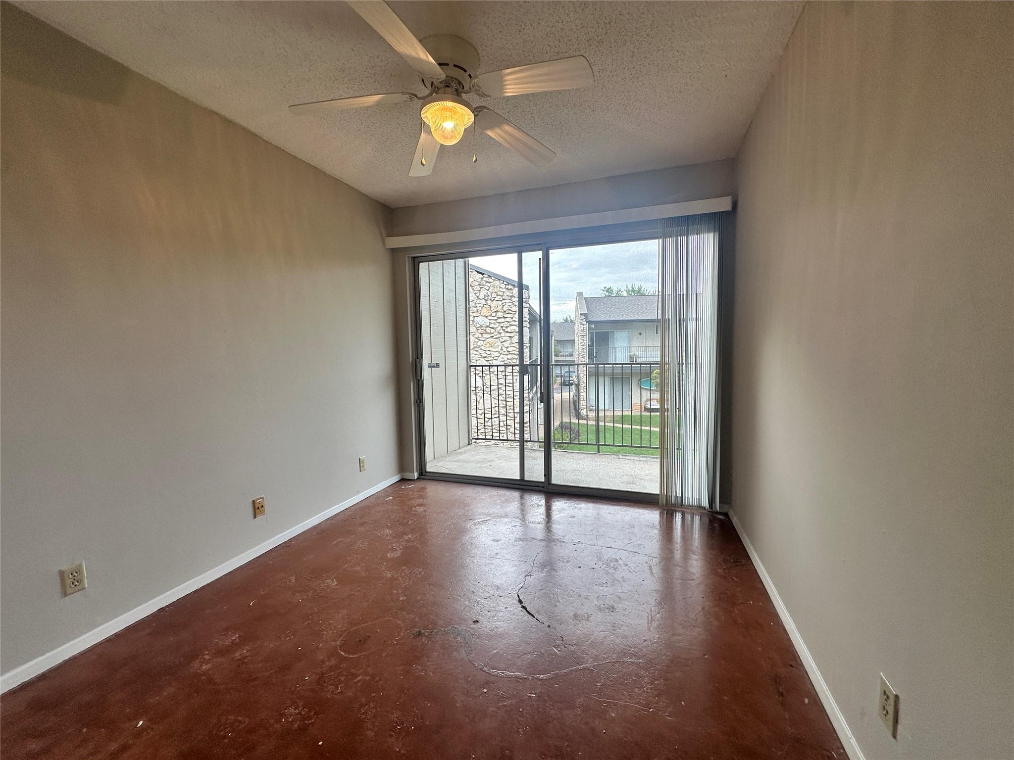 500 E Riverside Dr #211 Property Photo 19