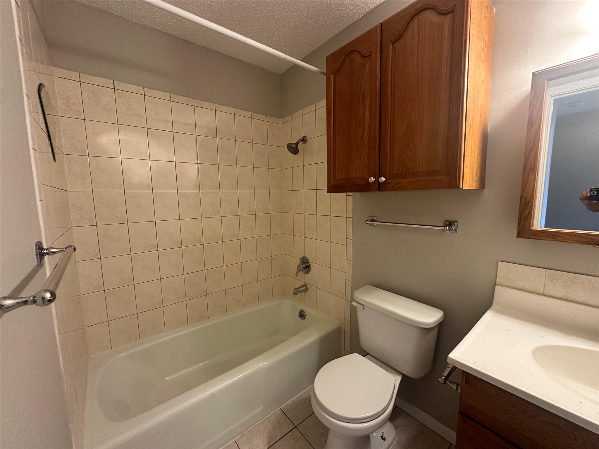 500 E Riverside Dr #211 Property Photo 23
