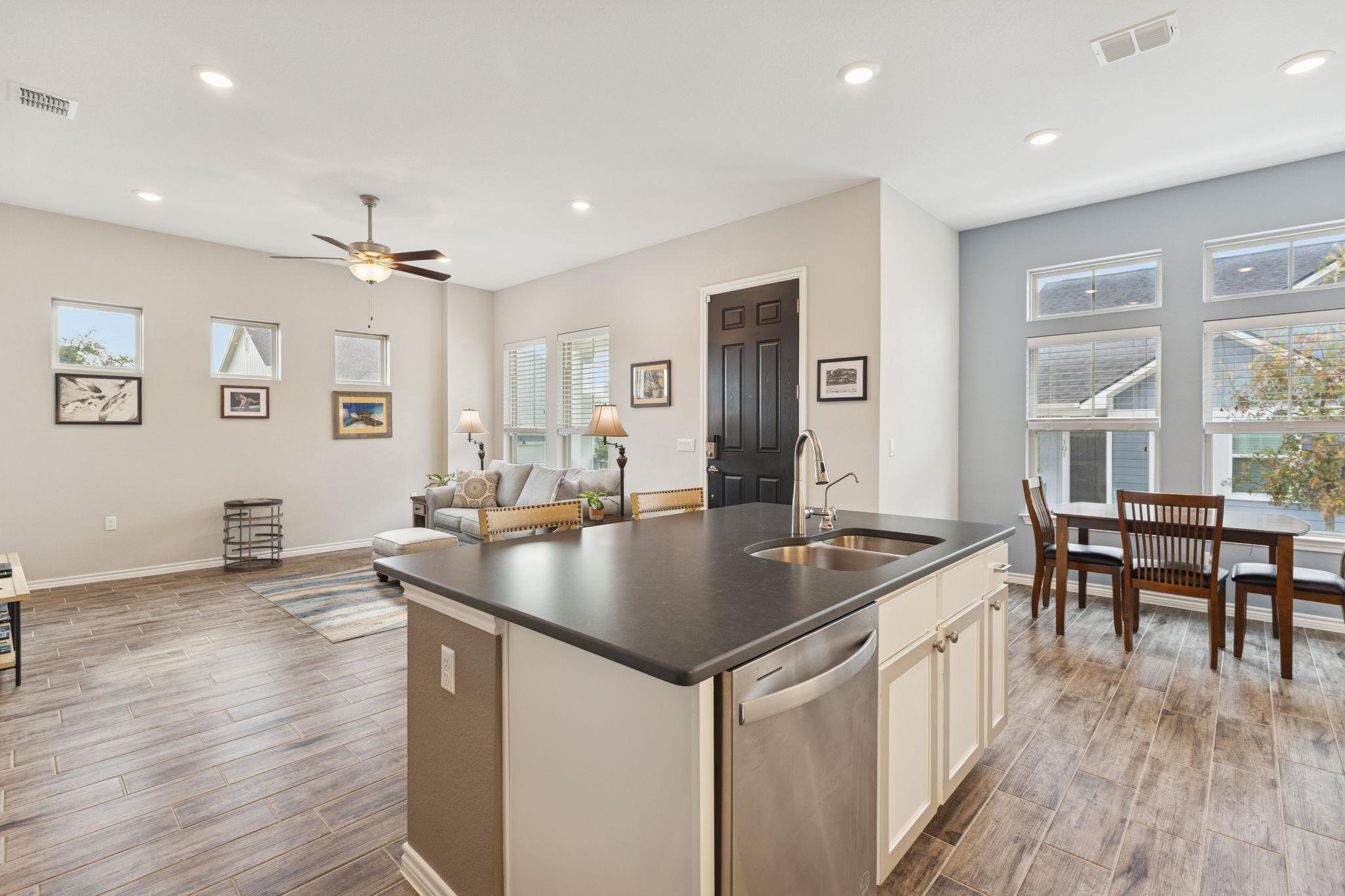 105 Lafitte Dr #101 Property Photo 18