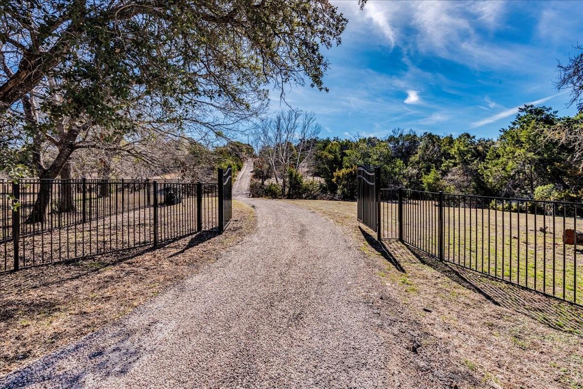 13221 Trail Driver Property Photo 28