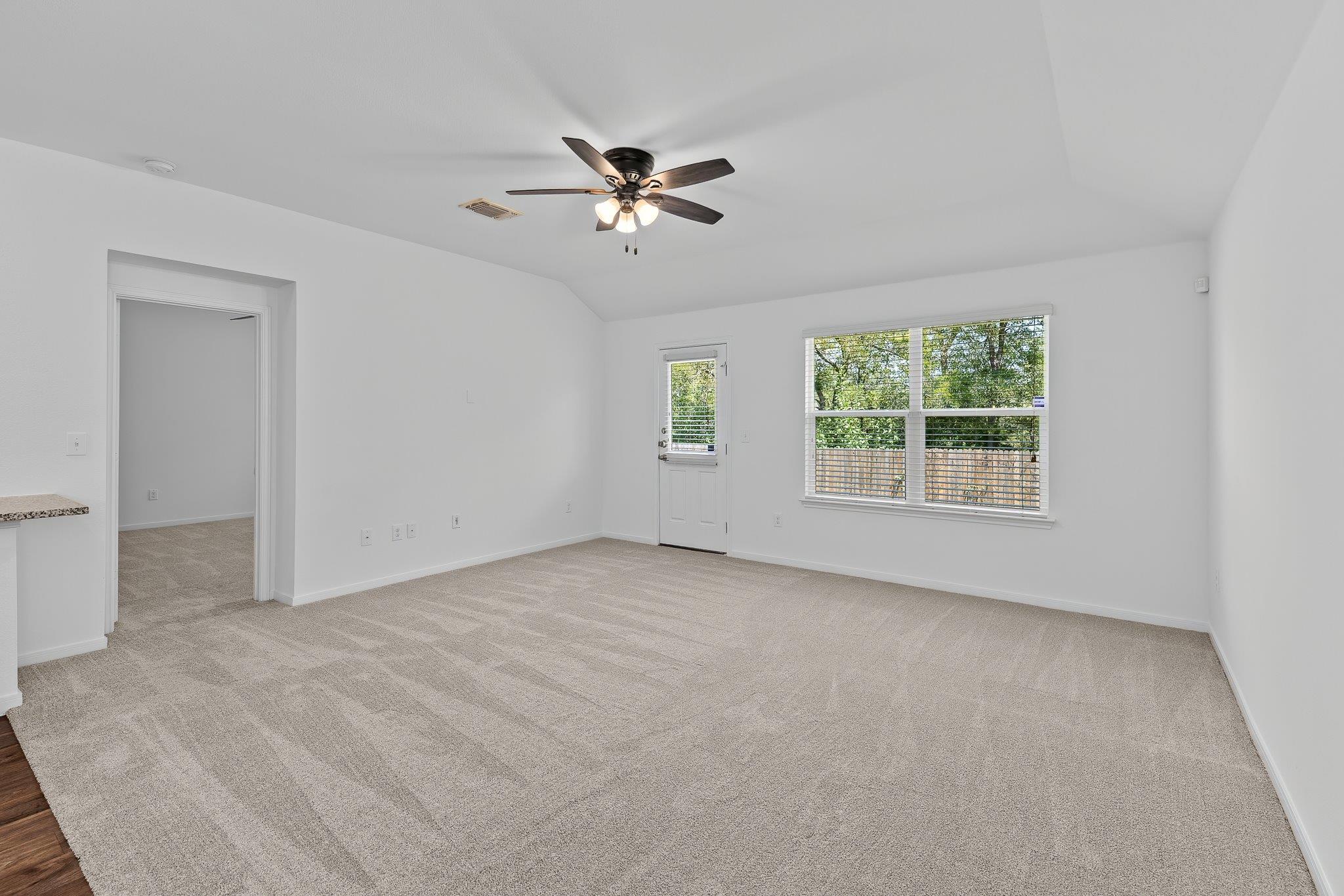 19304 Great Falls Dr Property Photo 28
