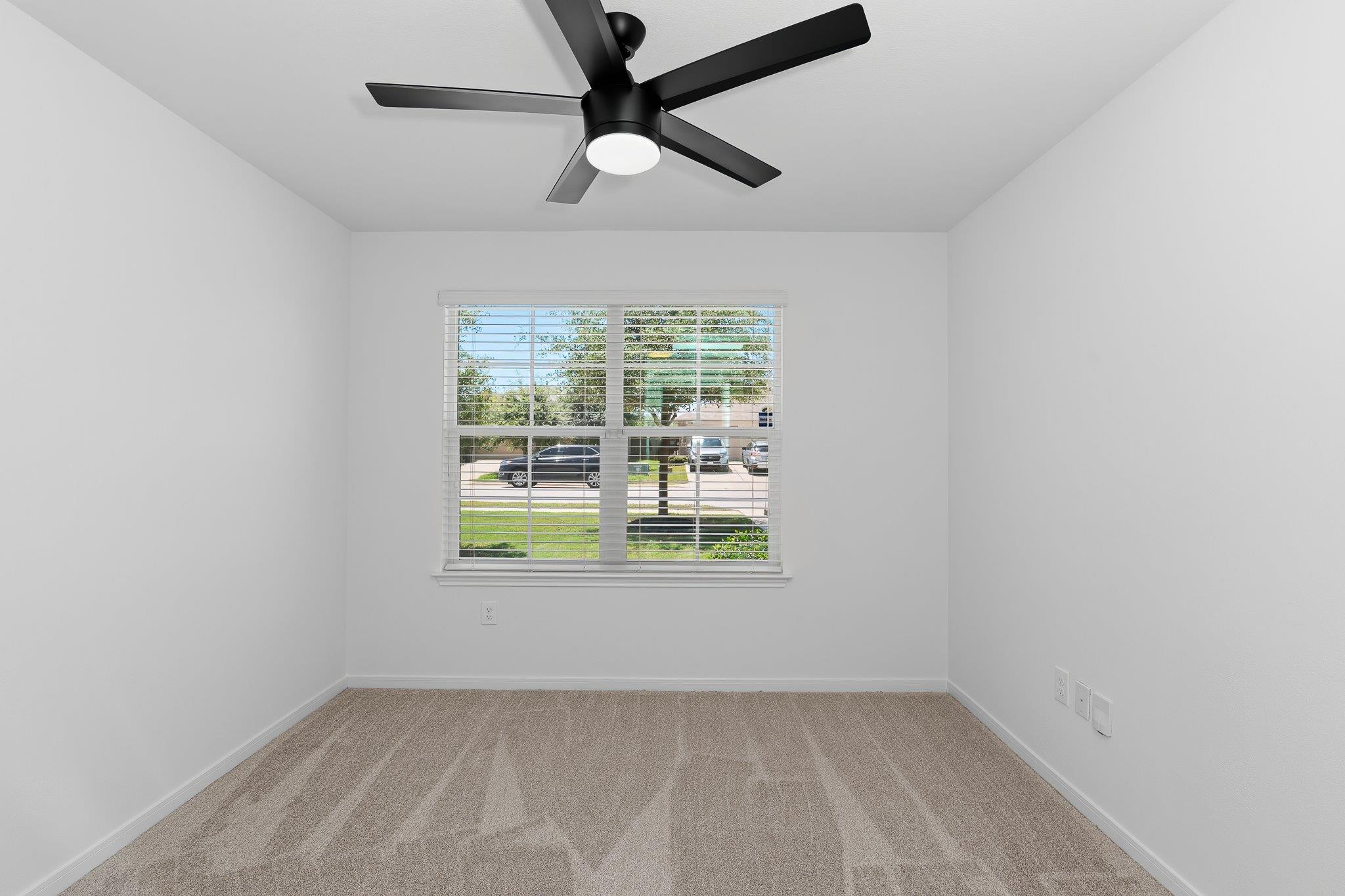19304 Great Falls Dr Property Photo 36