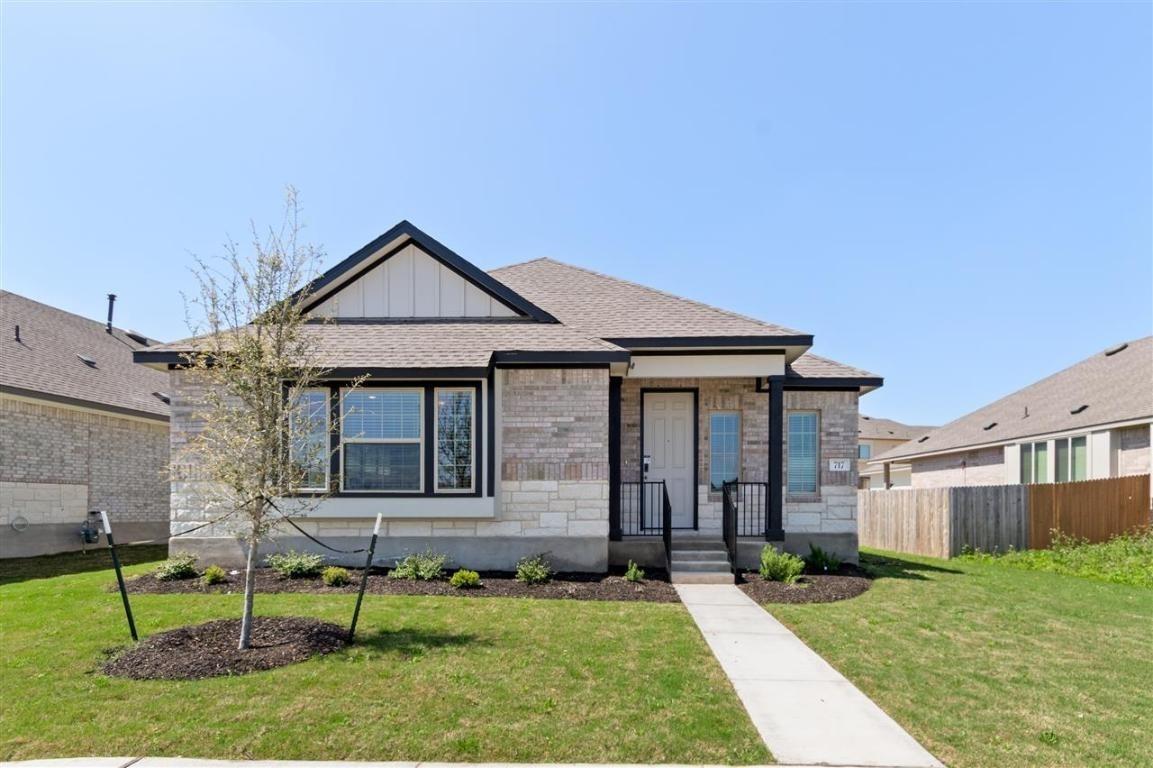 717 Paddock Ln Property Photo 1