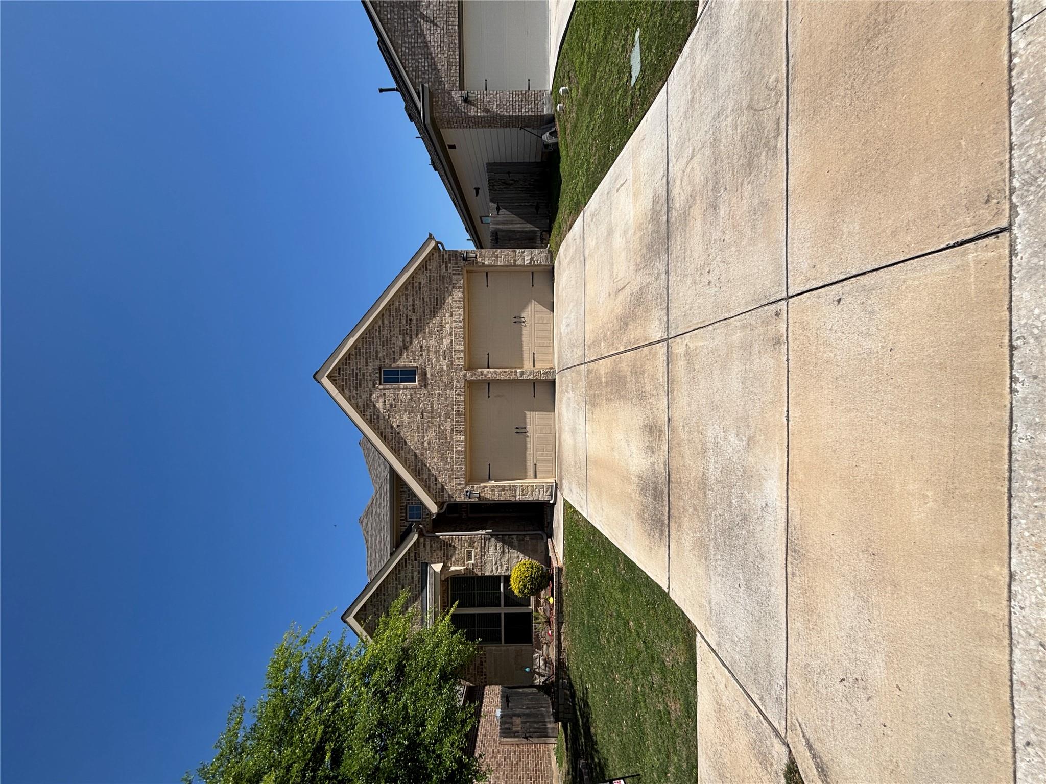 229 Split Rail Dr Property Photo 2