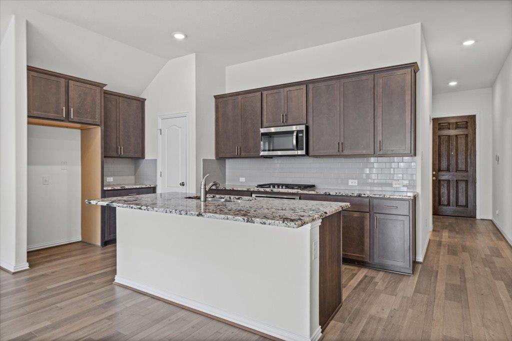 277 Spinnaker Loop Property Photo 8