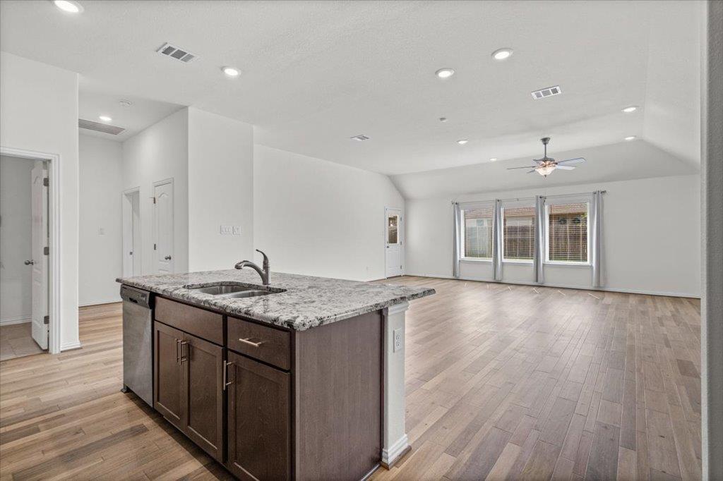 277 Spinnaker Loop Property Photo 13