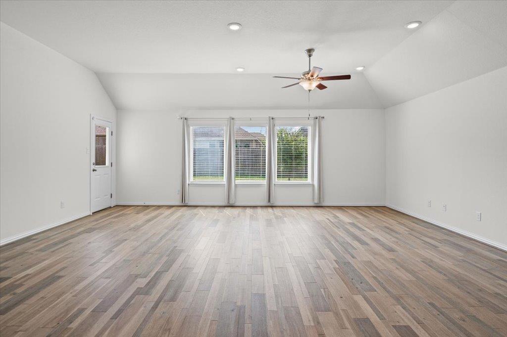 277 Spinnaker Loop Property Photo 15