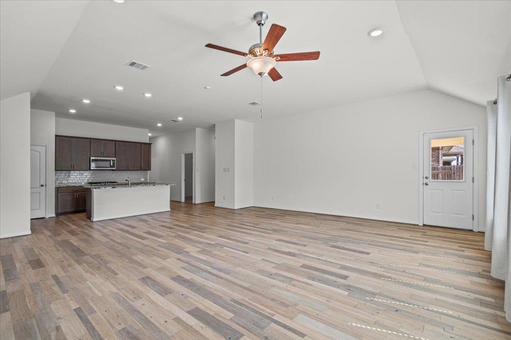 277 Spinnaker Loop Property Photo 16