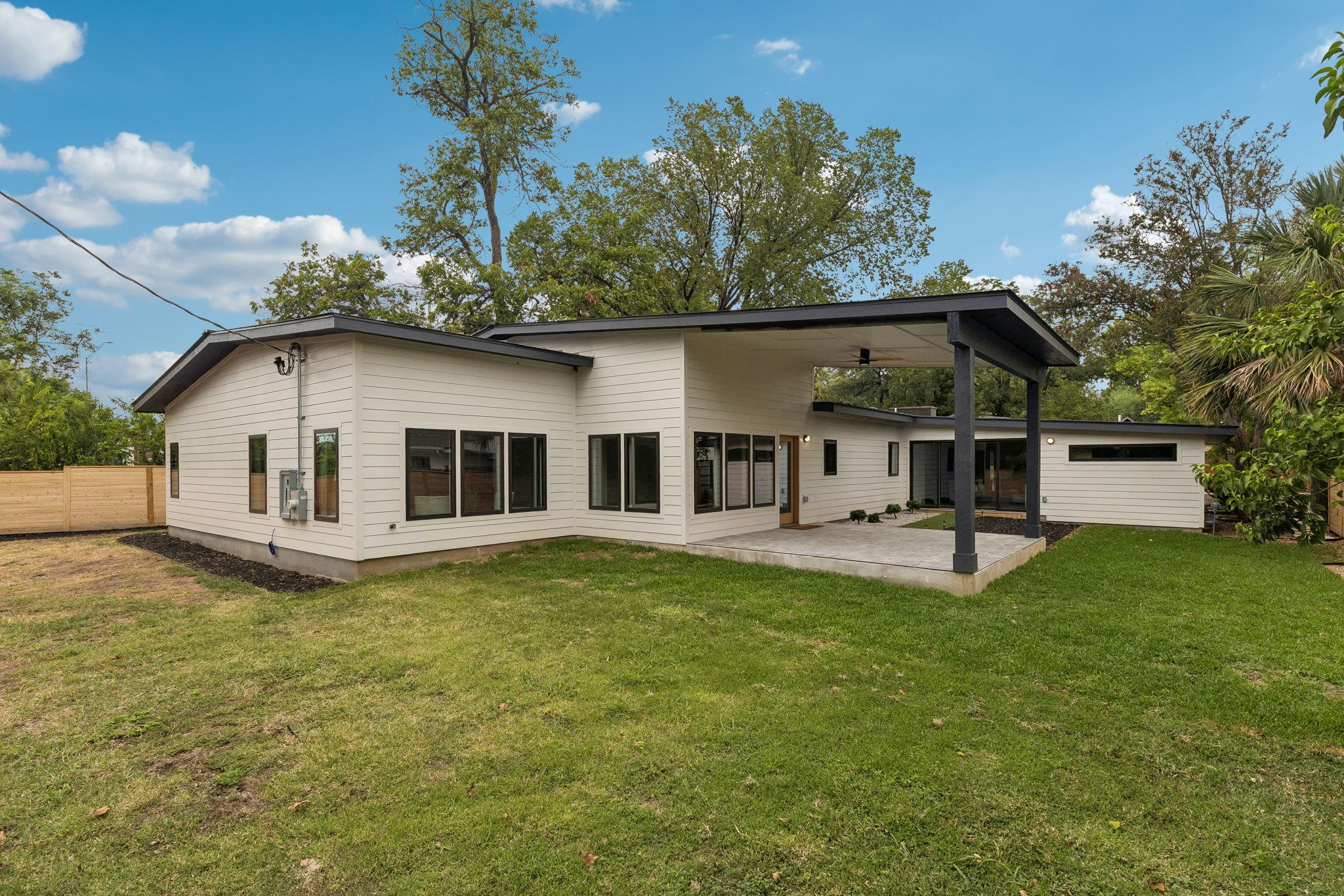 3007 Village Dr Property Photo 38