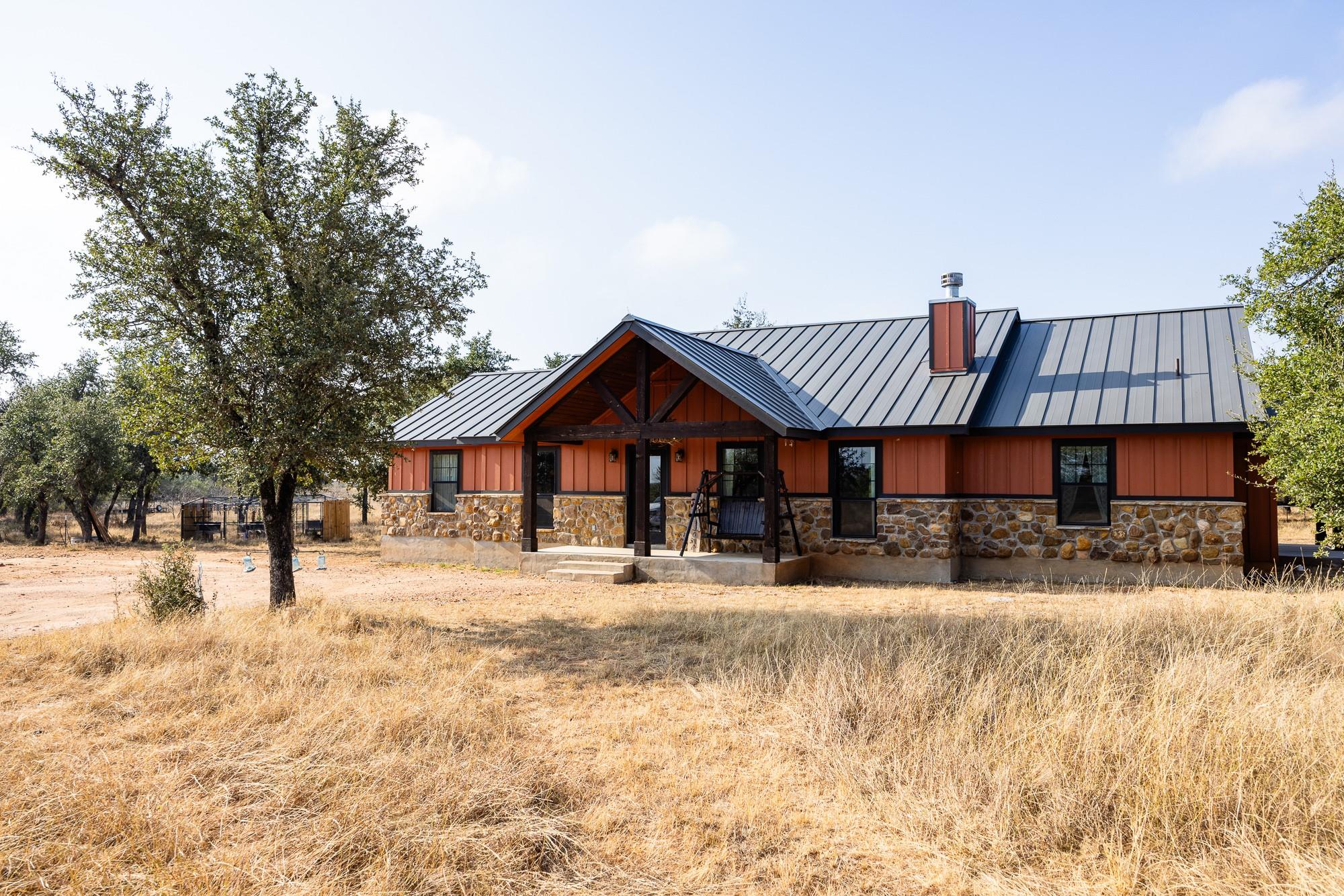 300 Kiowa Creek Trl Property Photo 2