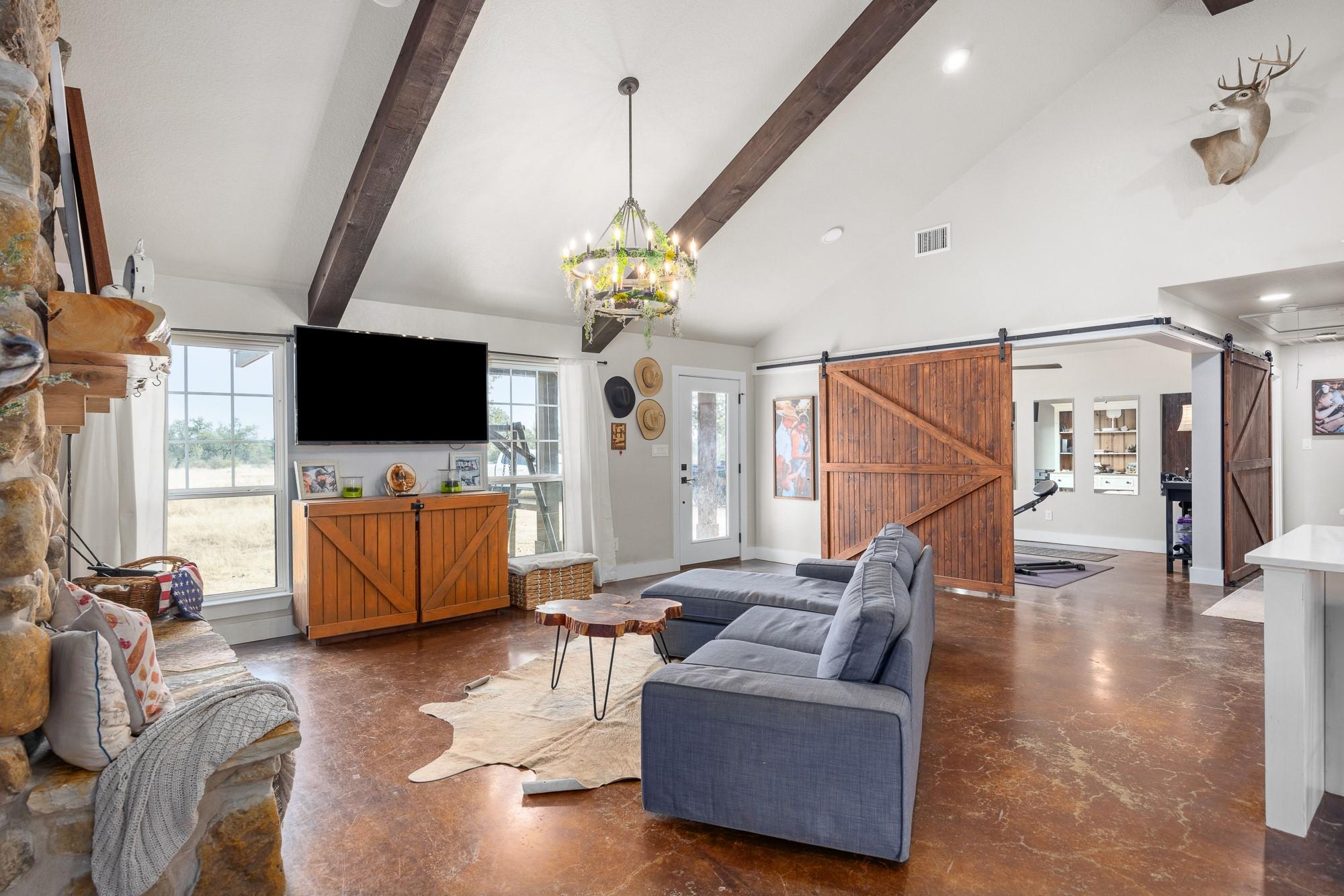 300 Kiowa Creek Trl Property Photo 4