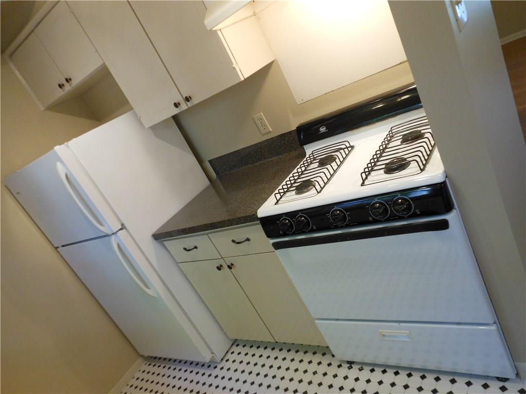 2516 Enfield Rd #102 Property Photo 7