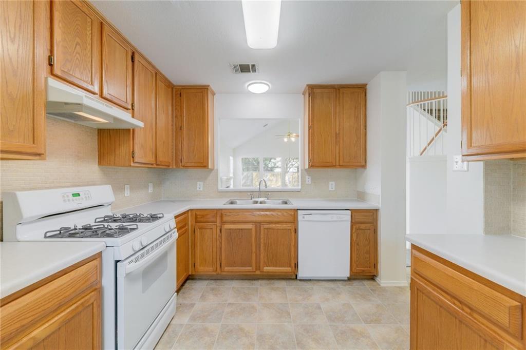 13460 Athens Trl Property Photo 5