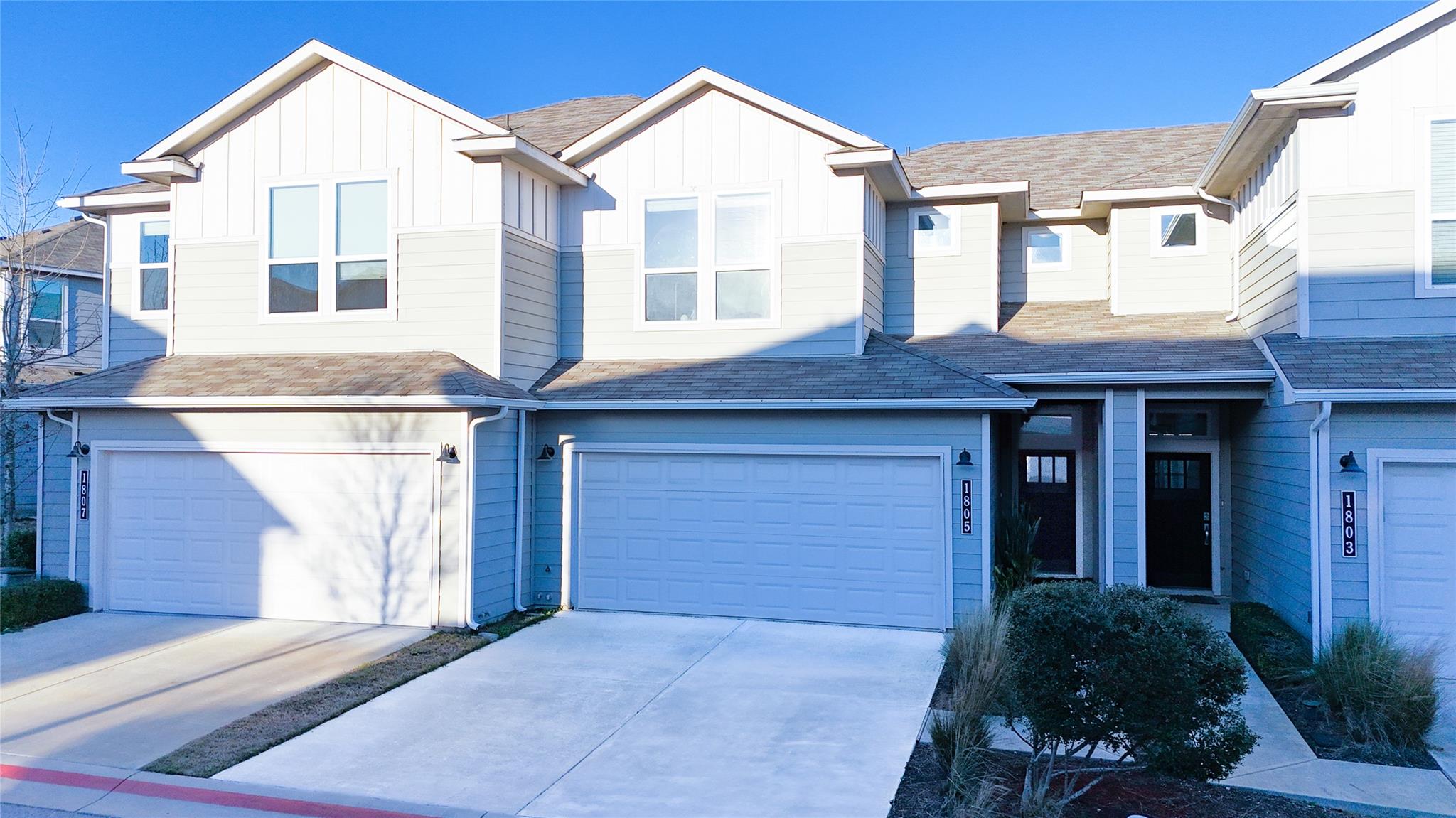 1805 Roseburg Dr Property Photo 2