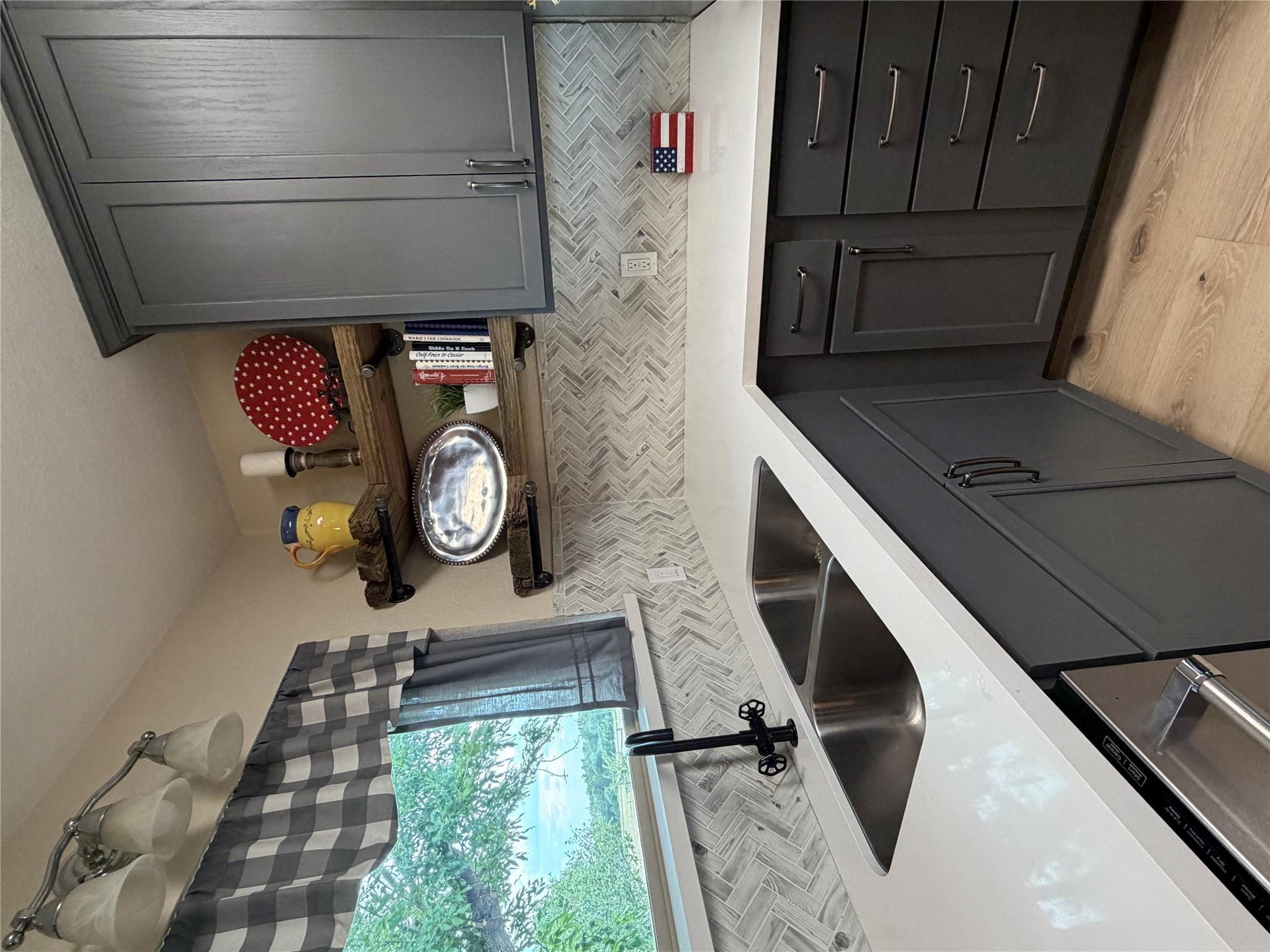 2885593 Property Photo 8