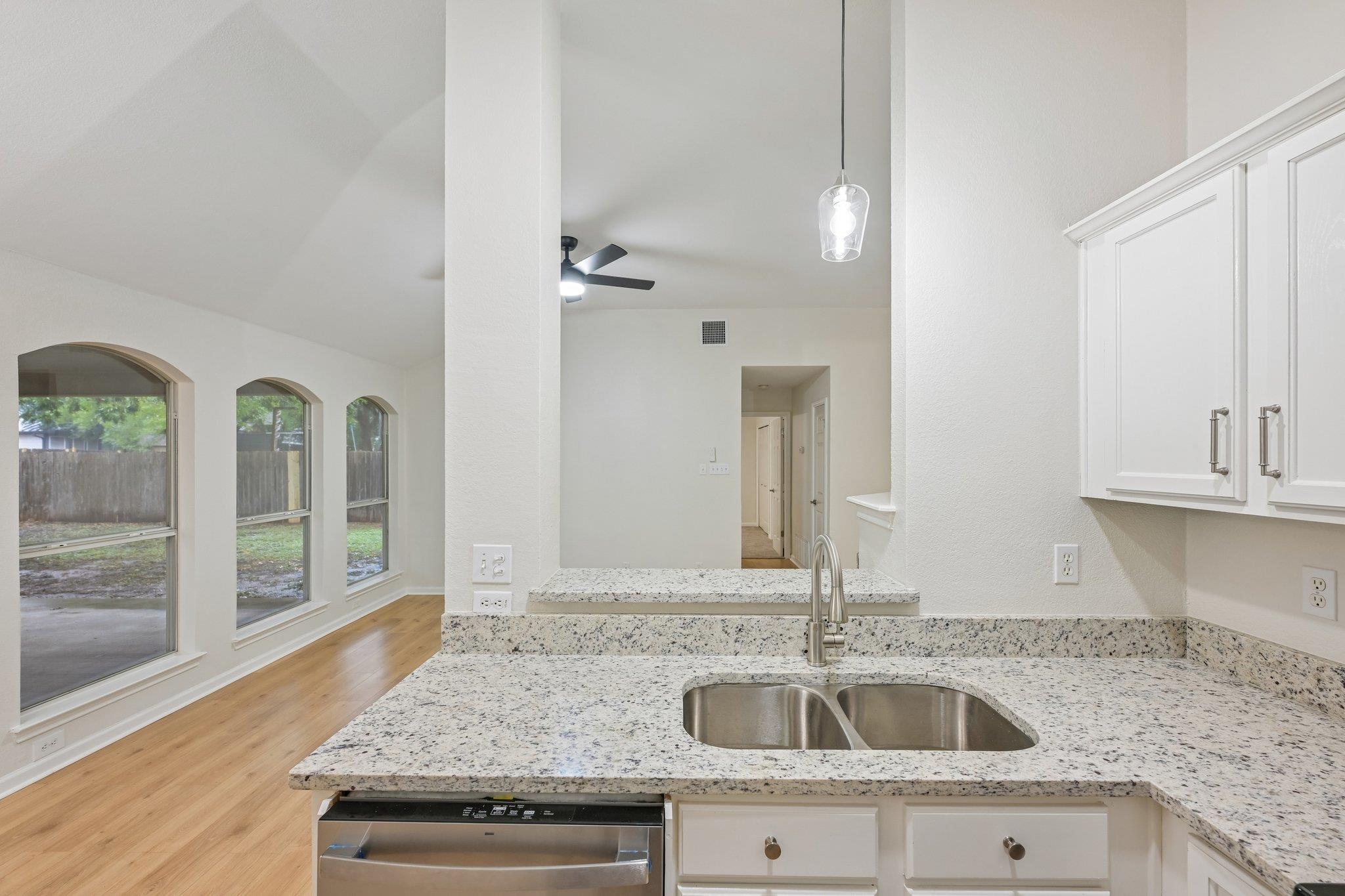 500 Britni Loop Property Photo 10