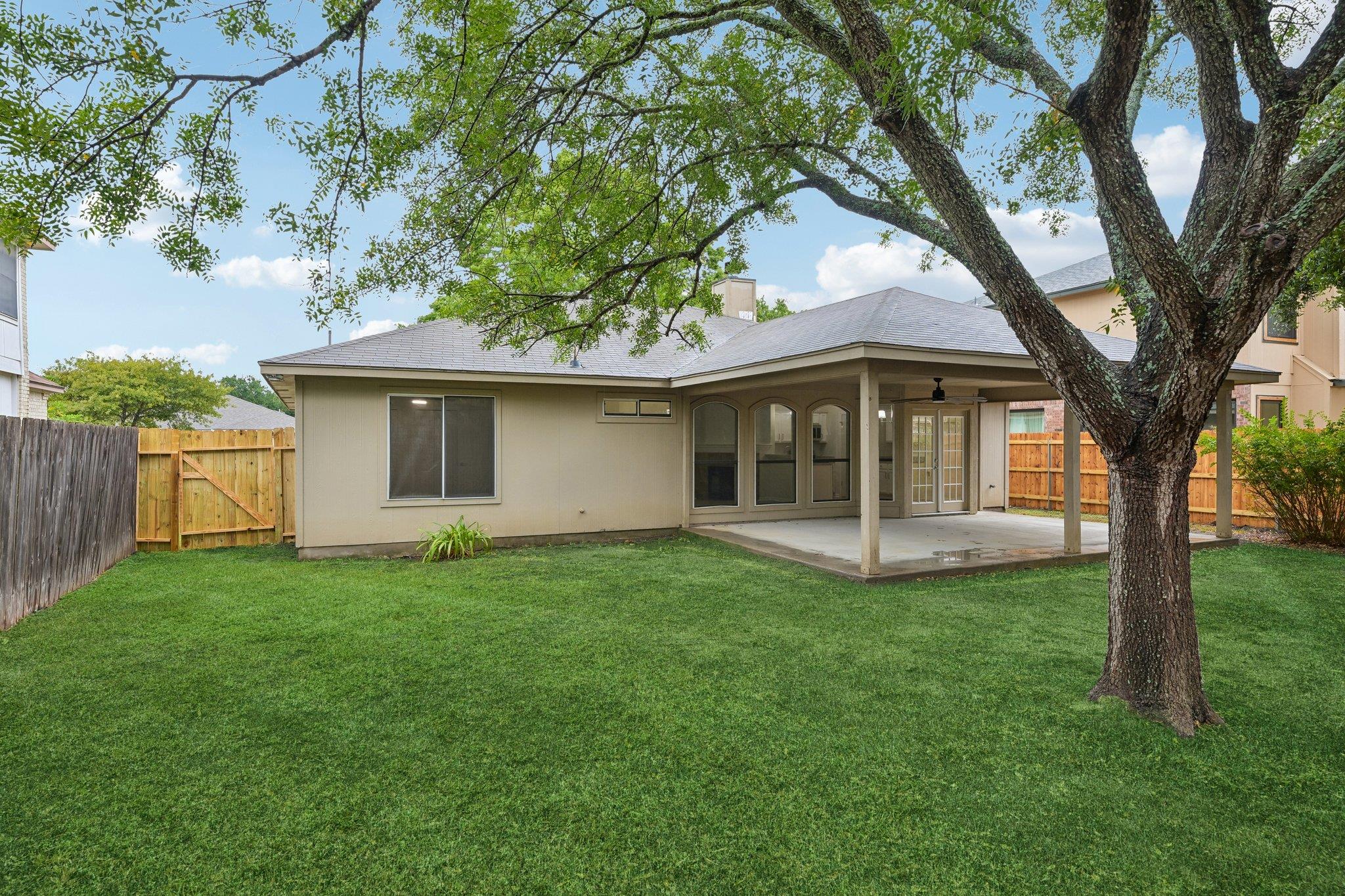 500 Britni Loop Property Photo 16