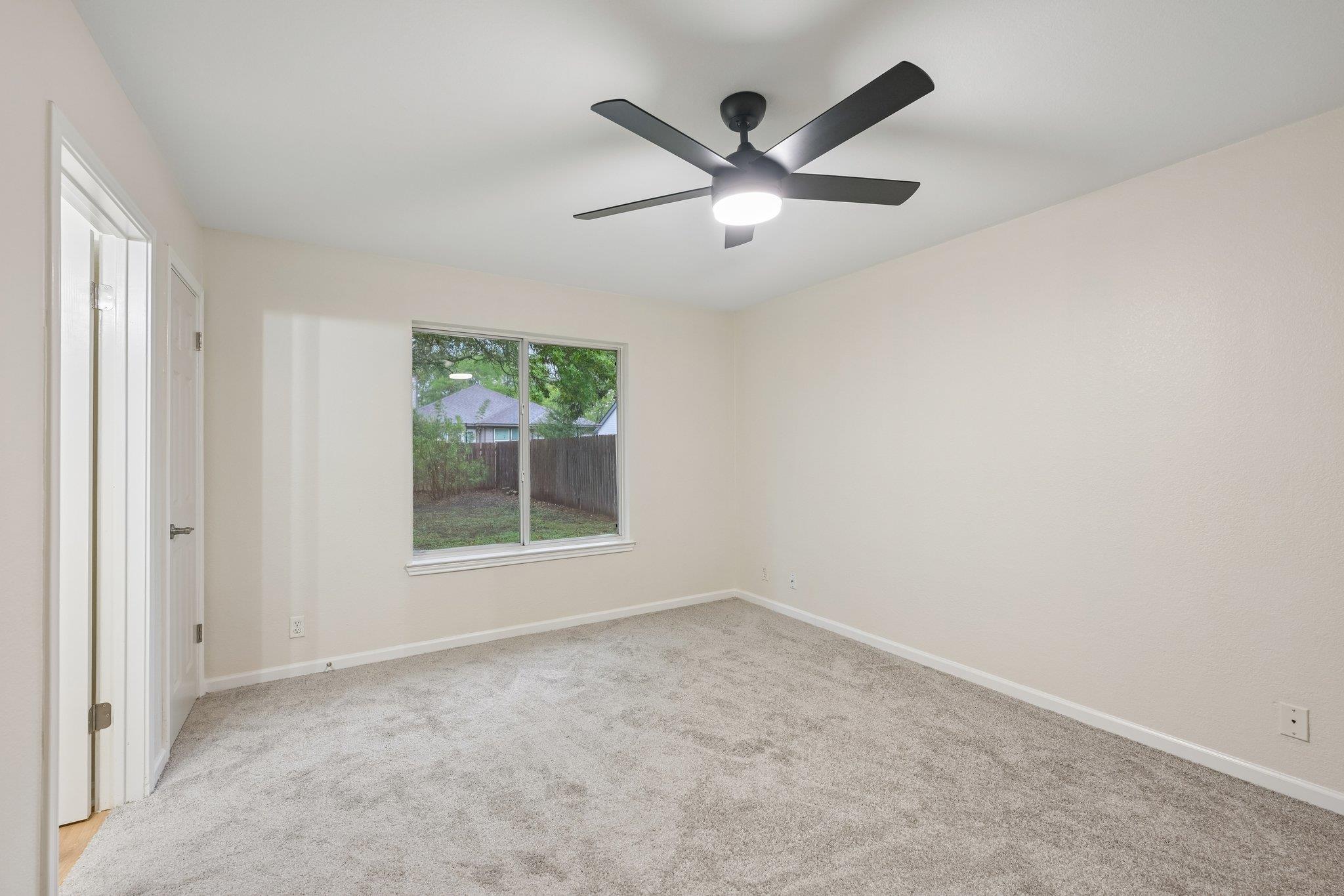 500 Britni Loop Property Photo 29