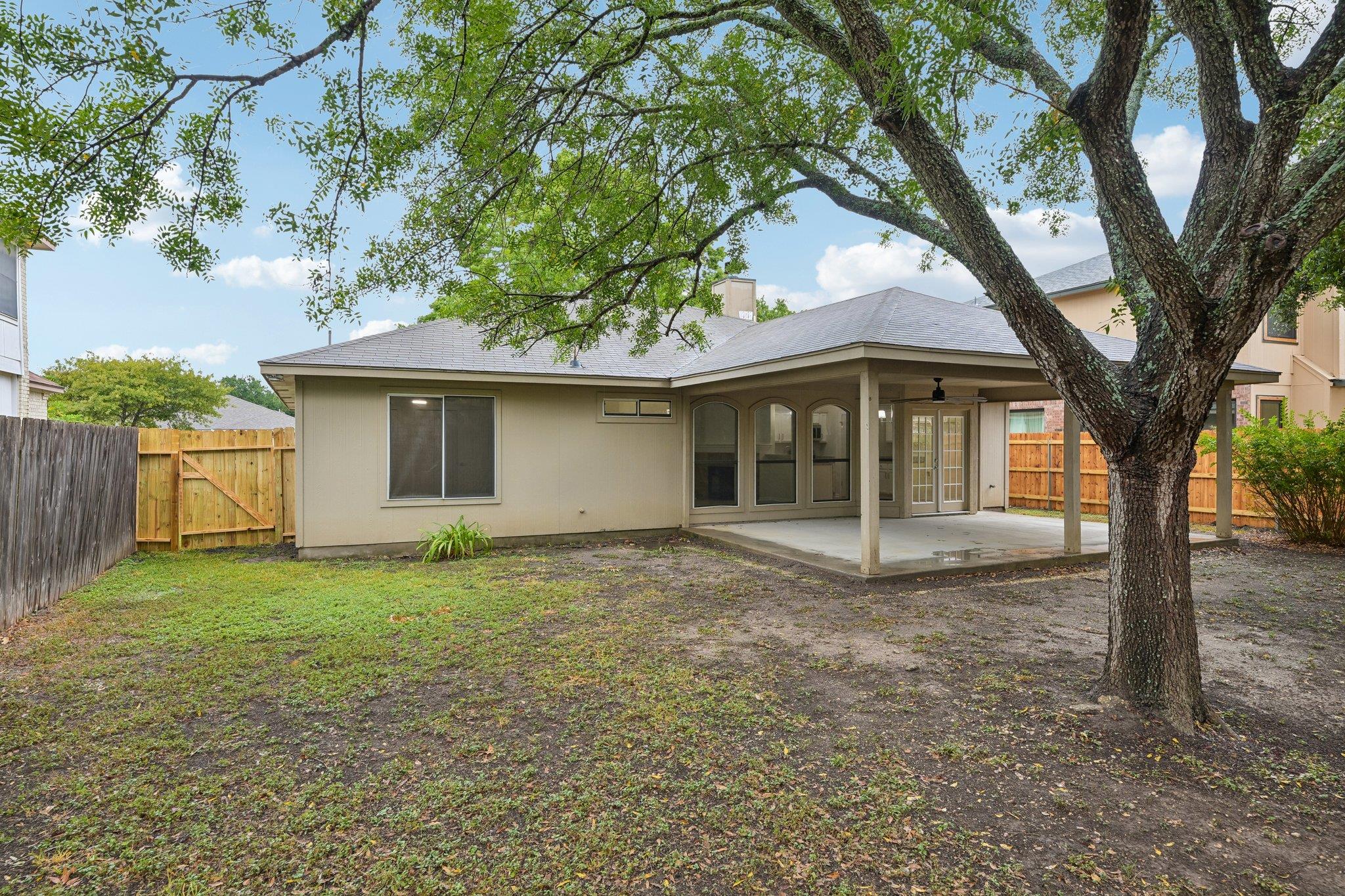 500 Britni Loop Property Photo 37
