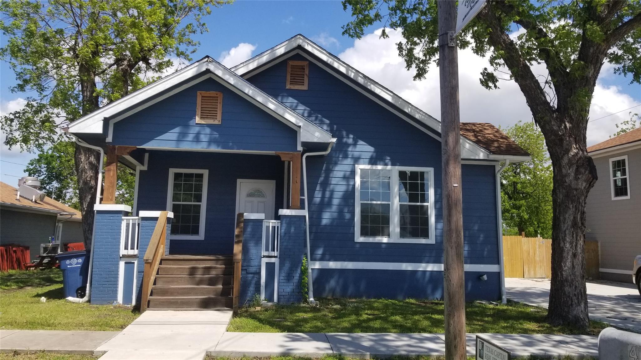 407 S Main St Property Photo 1