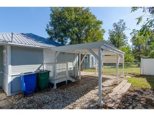 619 Talbot St Property Photo 17