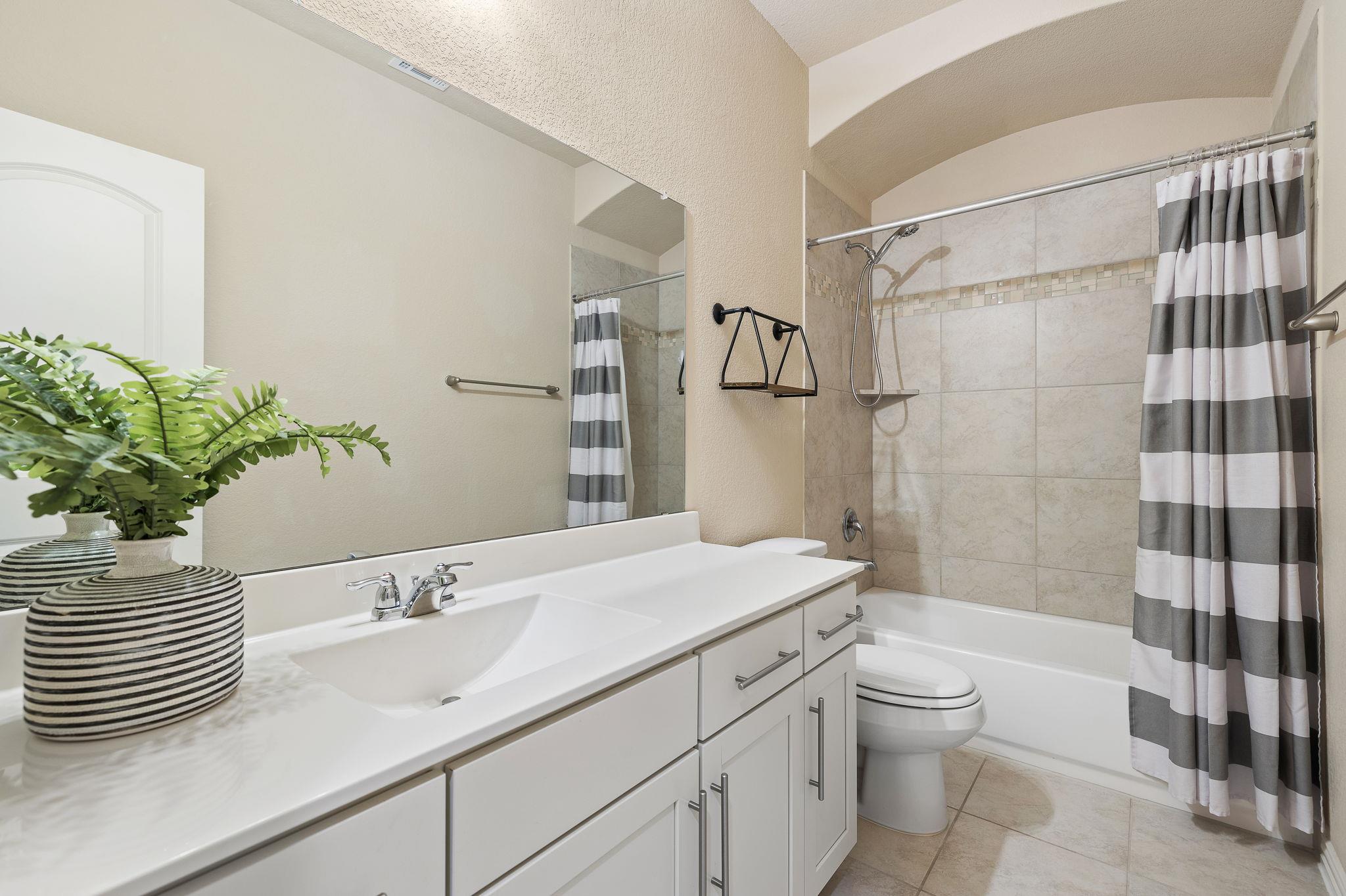 420 Leon Loop Property Photo 19