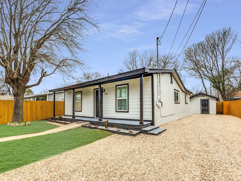 1108 Vasquez St Property Photo