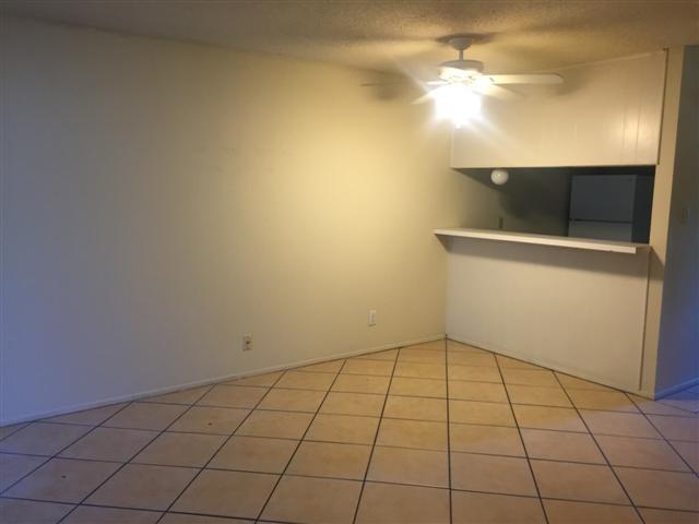 630 Maiden Ln D Property Photo 2