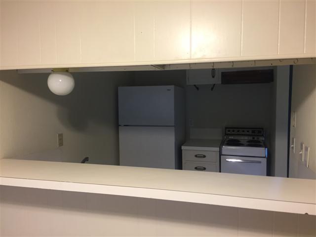 630 Maiden Ln D Property Photo 5