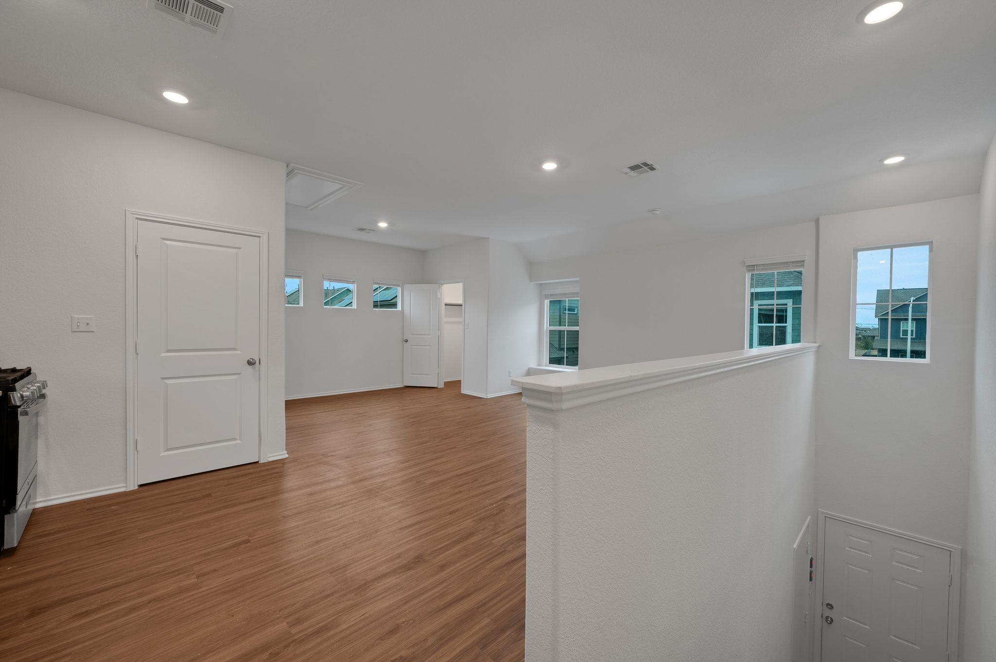 1433 Weatherford Ln Property Photo 6