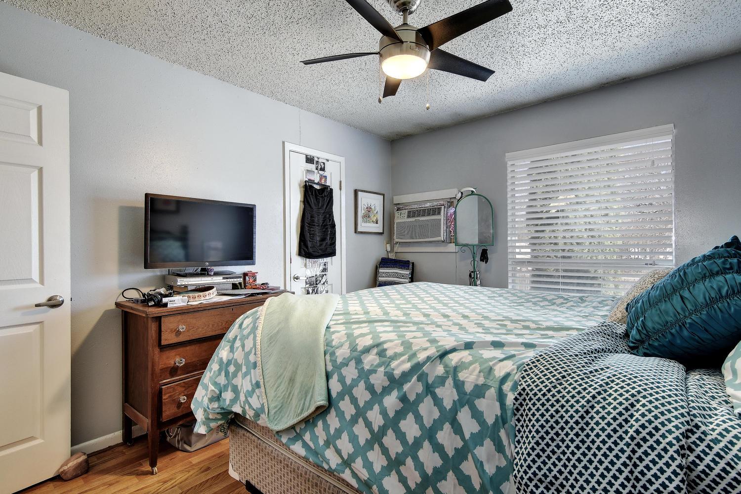 5012 Duval St #101 Property Photo 23