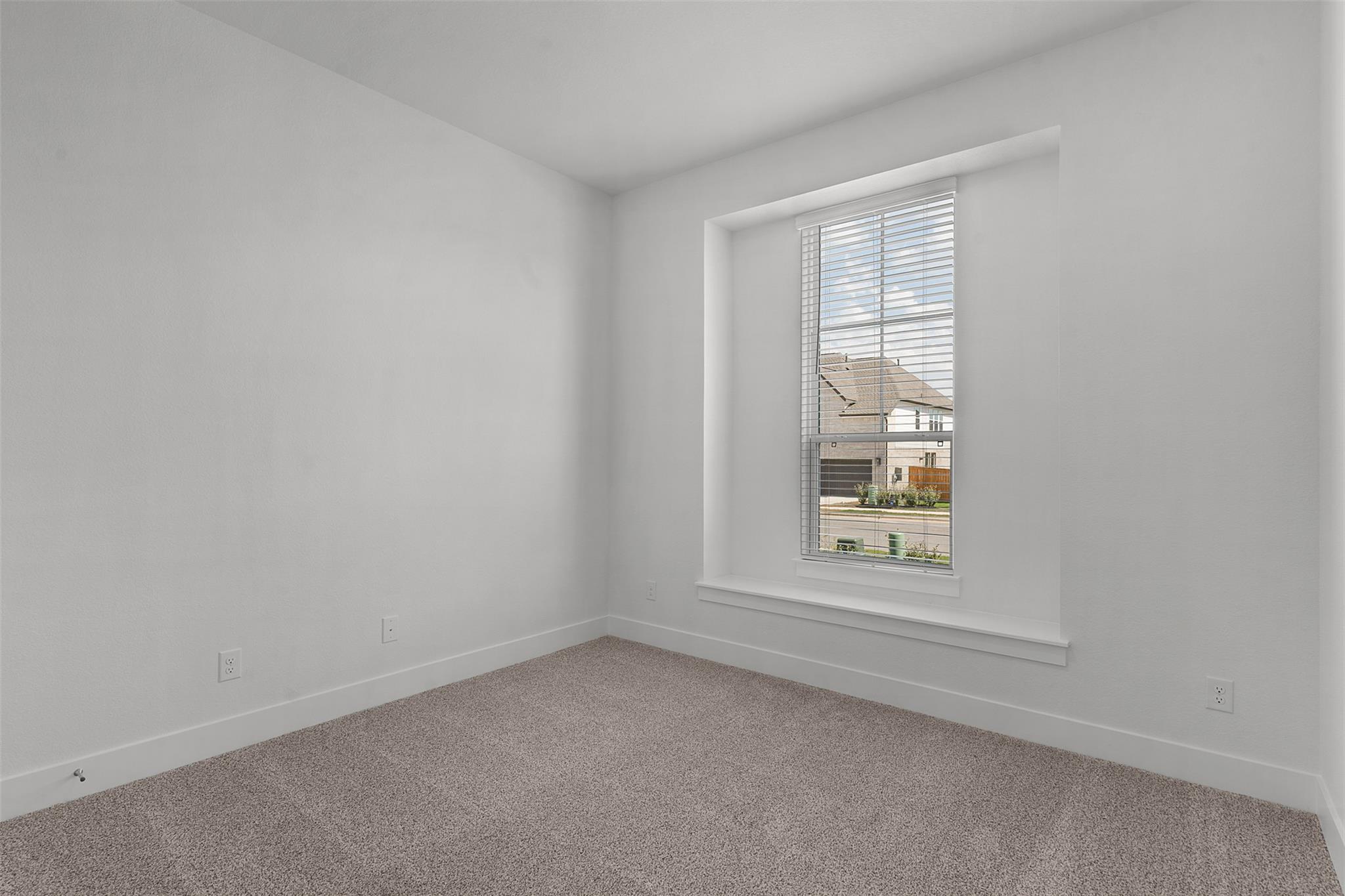 4725 Regents Pl Property Photo 5