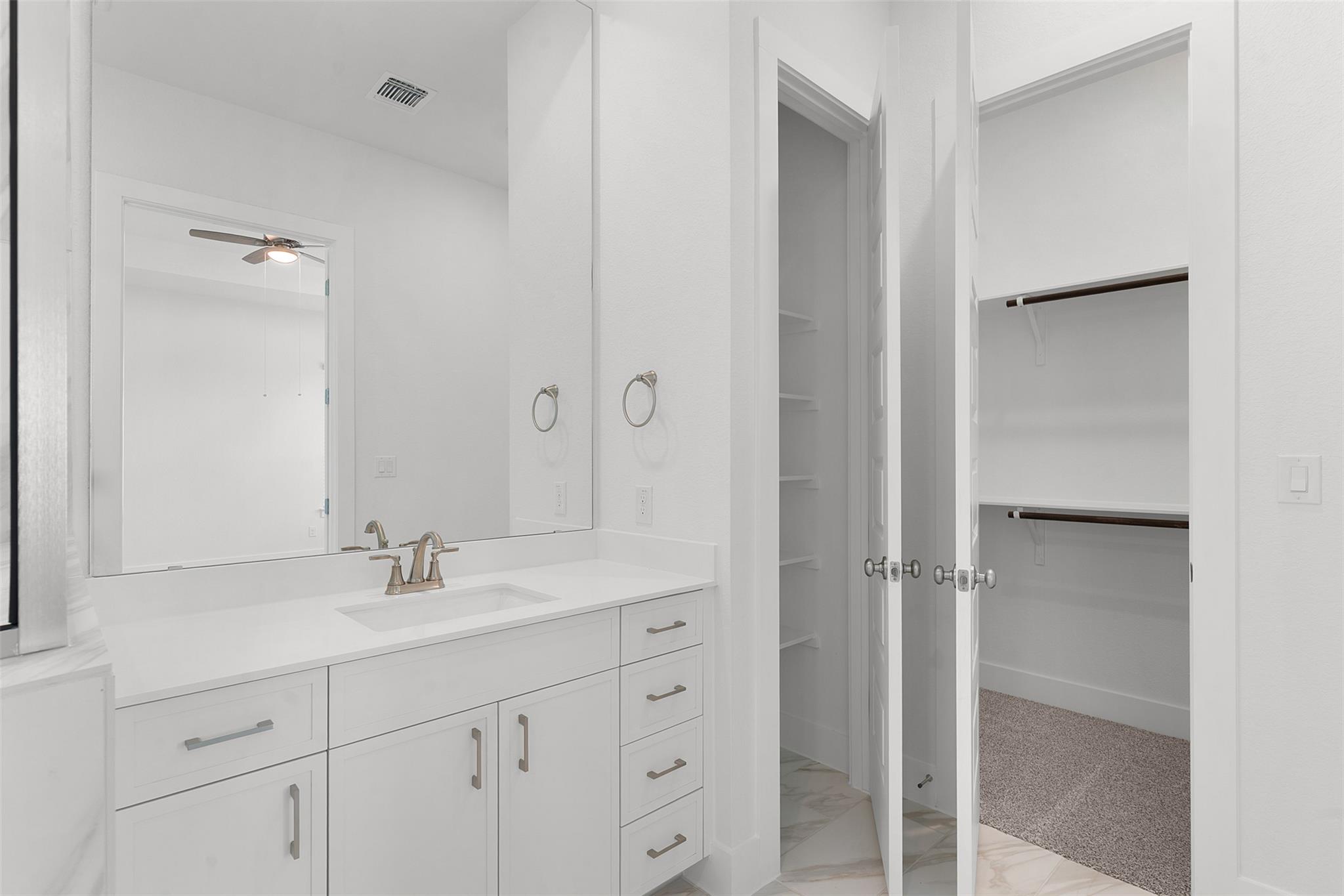 4725 Regents Pl Property Photo 15