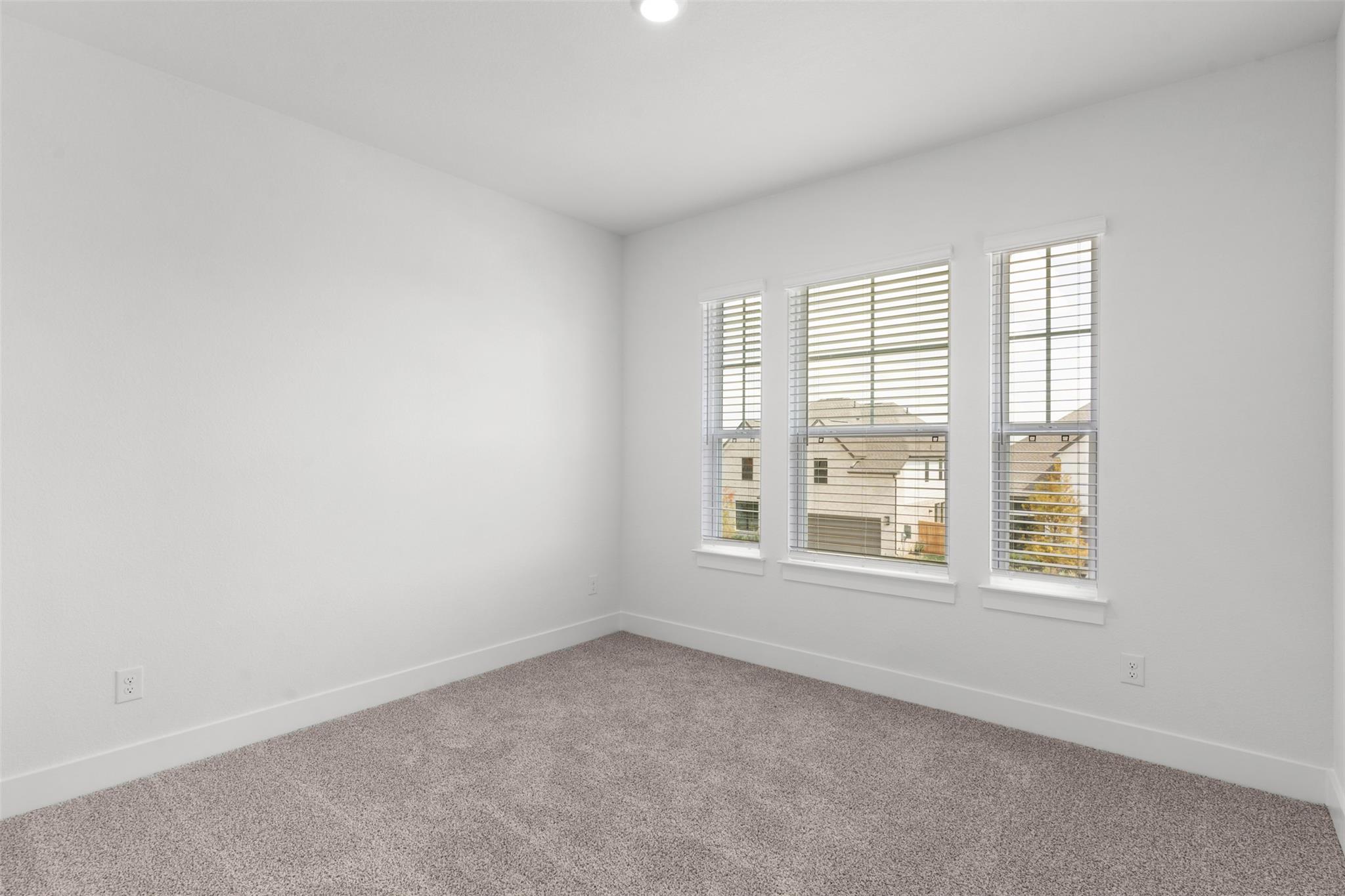 4725 Regents Pl Property Photo 29
